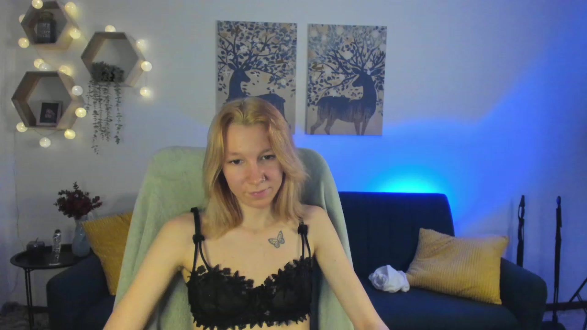 Gallery image thumbnail from Lilly_Love18's myfreecams stream on, 03/06/2023, 17:48 image 14 of 20