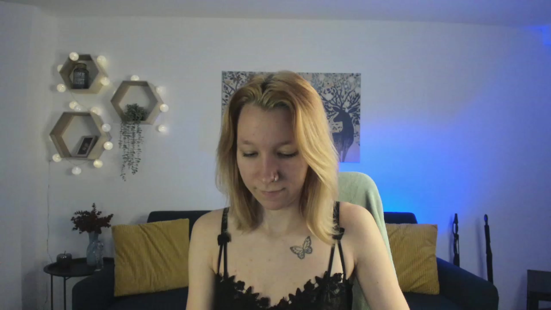 Gallery image thumbnail from Lilly_Love18's myfreecams stream on, 03/20/2023, 15:49 image 6 of 20