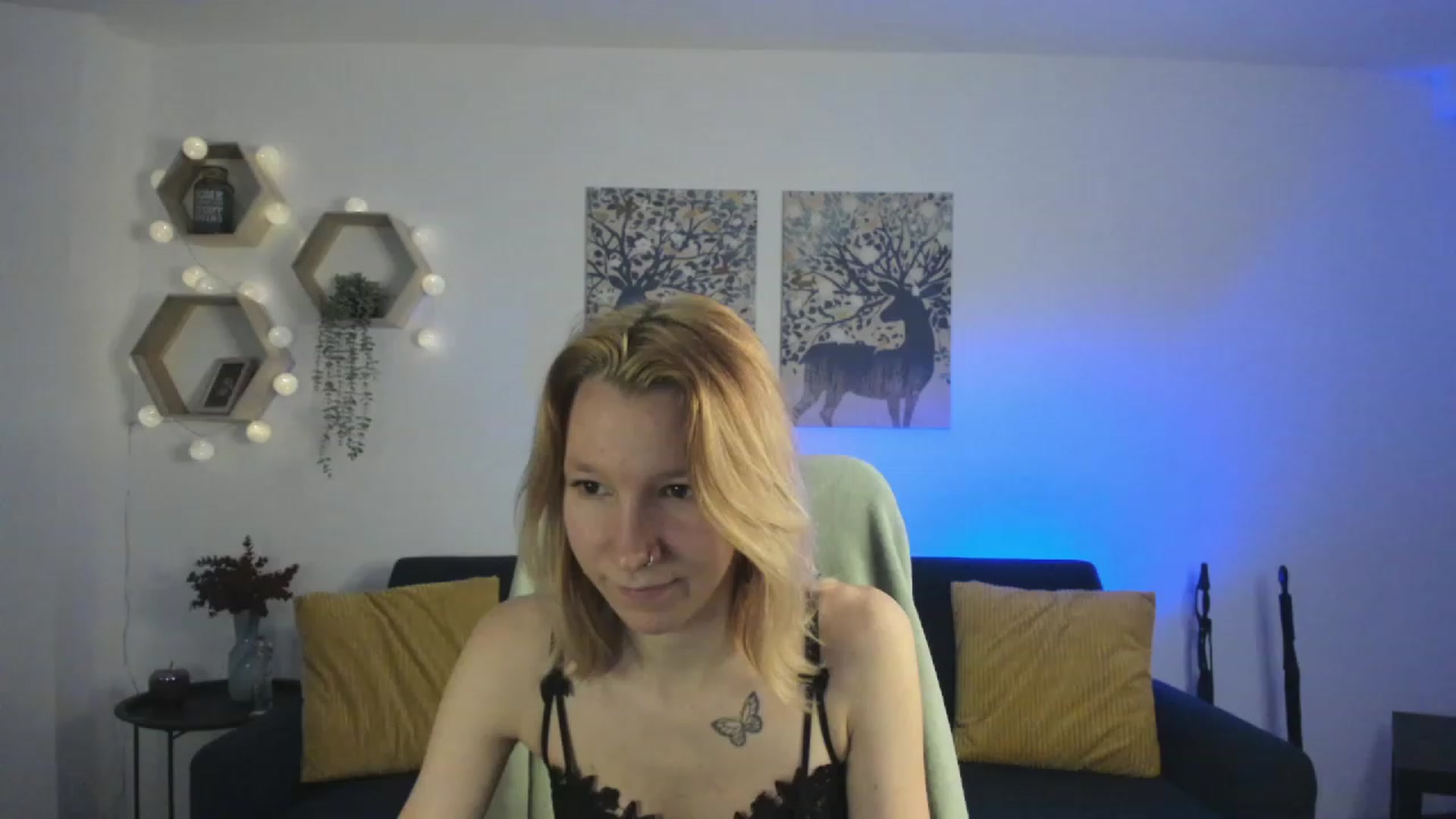 Gallery image thumbnail from Lilly_Love18's myfreecams stream on, 03/20/2023, 15:49 image 12 of 20