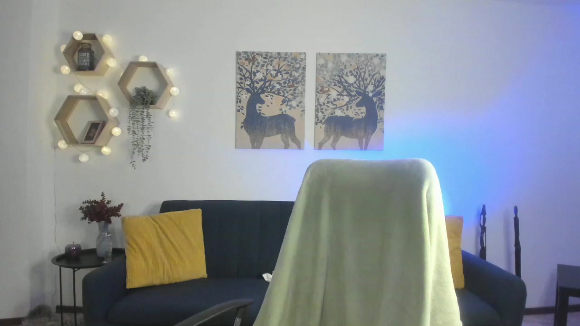 Gallery image thumbnail from Lilly_Love18's myfreecams stream on, 03/20/2023, 18:50 image 6 of 20