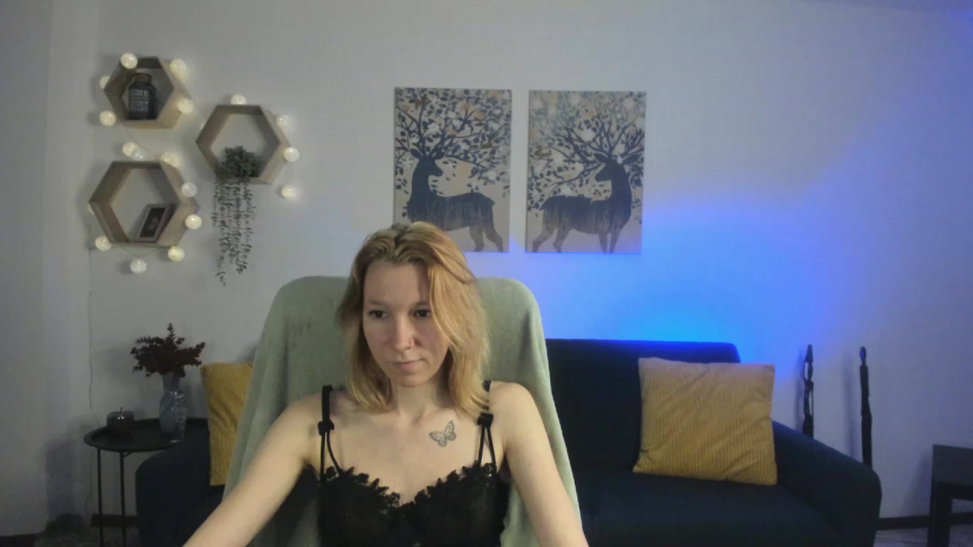 Gallery image thumbnail from Lilly_Love18's myfreecams stream on, 03/20/2023, 18:50 image 13 of 20