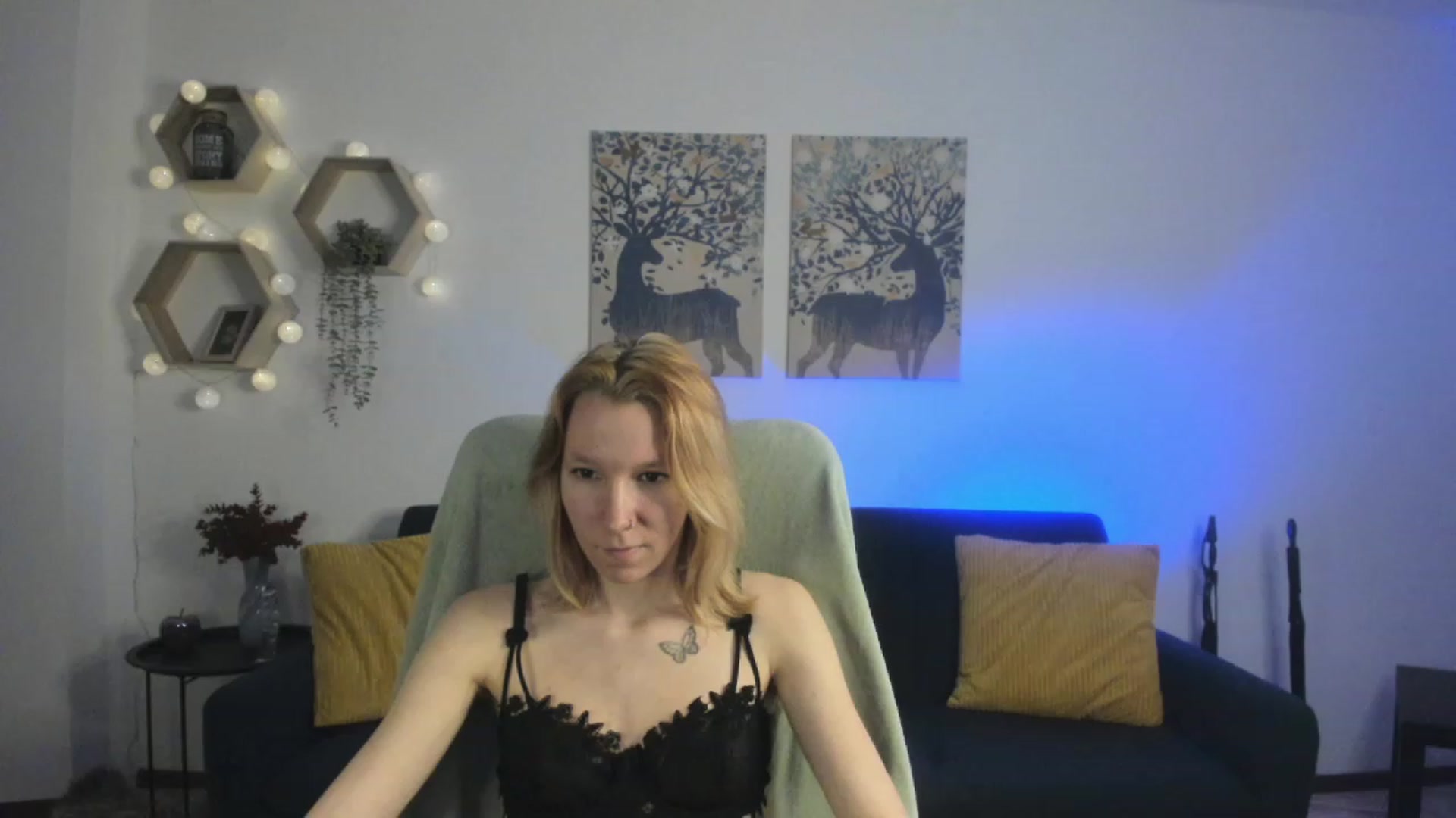Gallery image thumbnail from Lilly_Love18's myfreecams stream on, 03/20/2023, 18:50 image 9 of 20