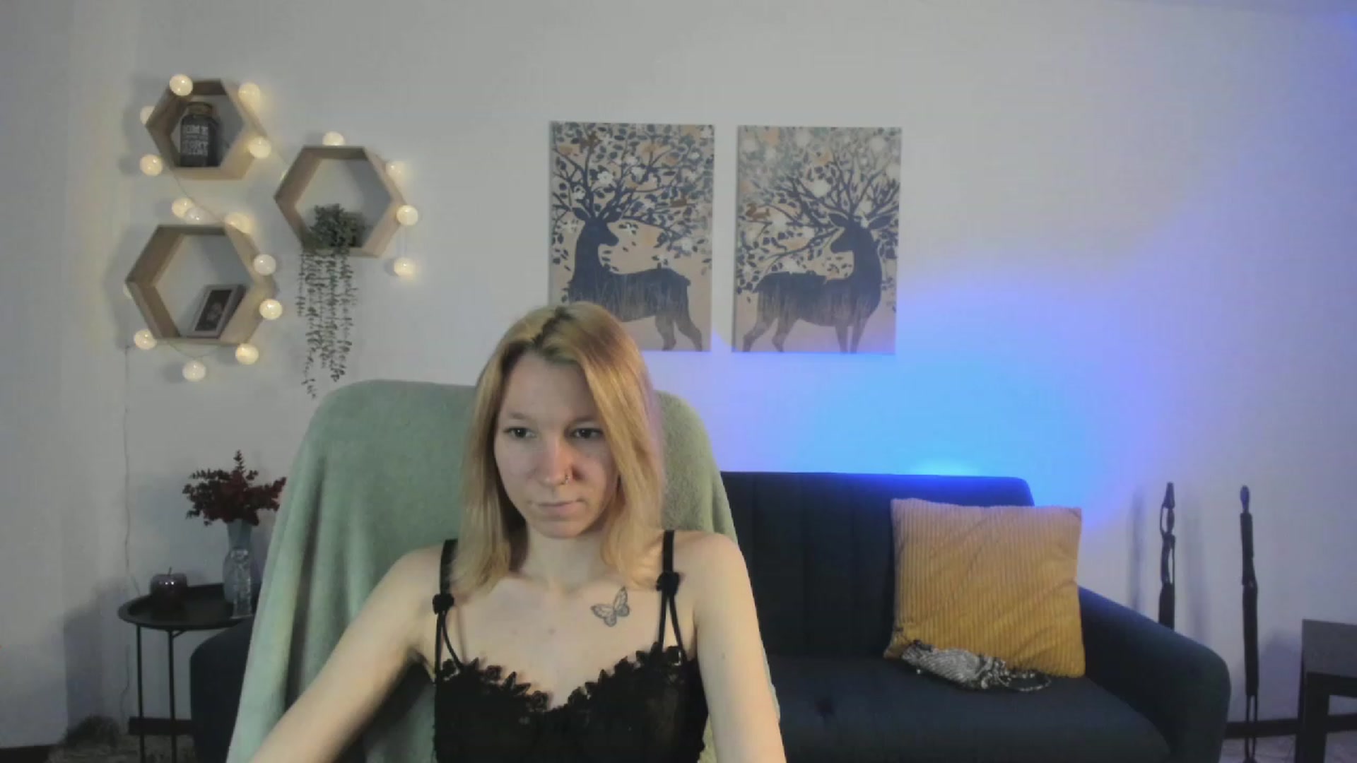 Gallery image thumbnail from Lilly_Love18's myfreecams stream on, 03/21/2023, 14:47 image 15 of 20
