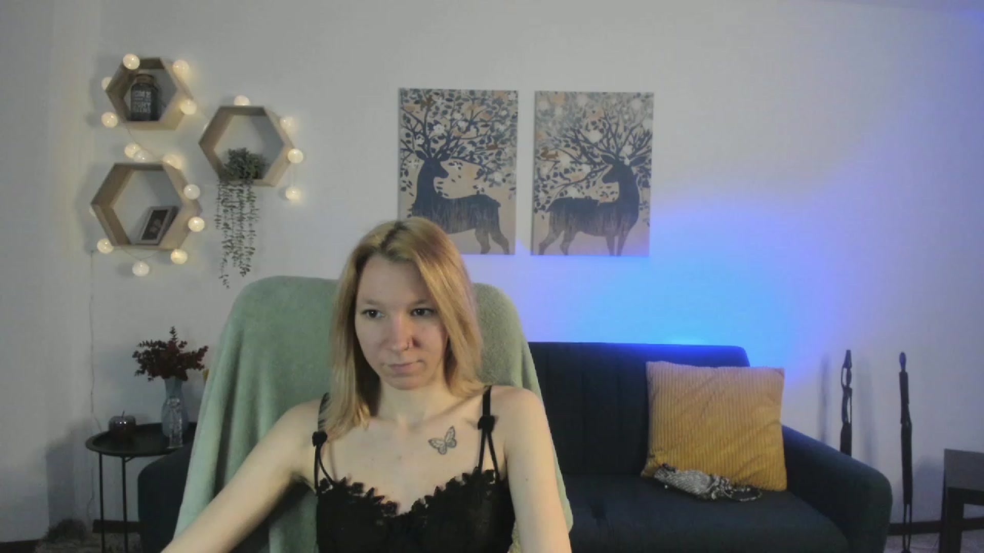 Gallery image thumbnail from Lilly_Love18's myfreecams stream on, 03/21/2023, 14:47 image 5 of 20