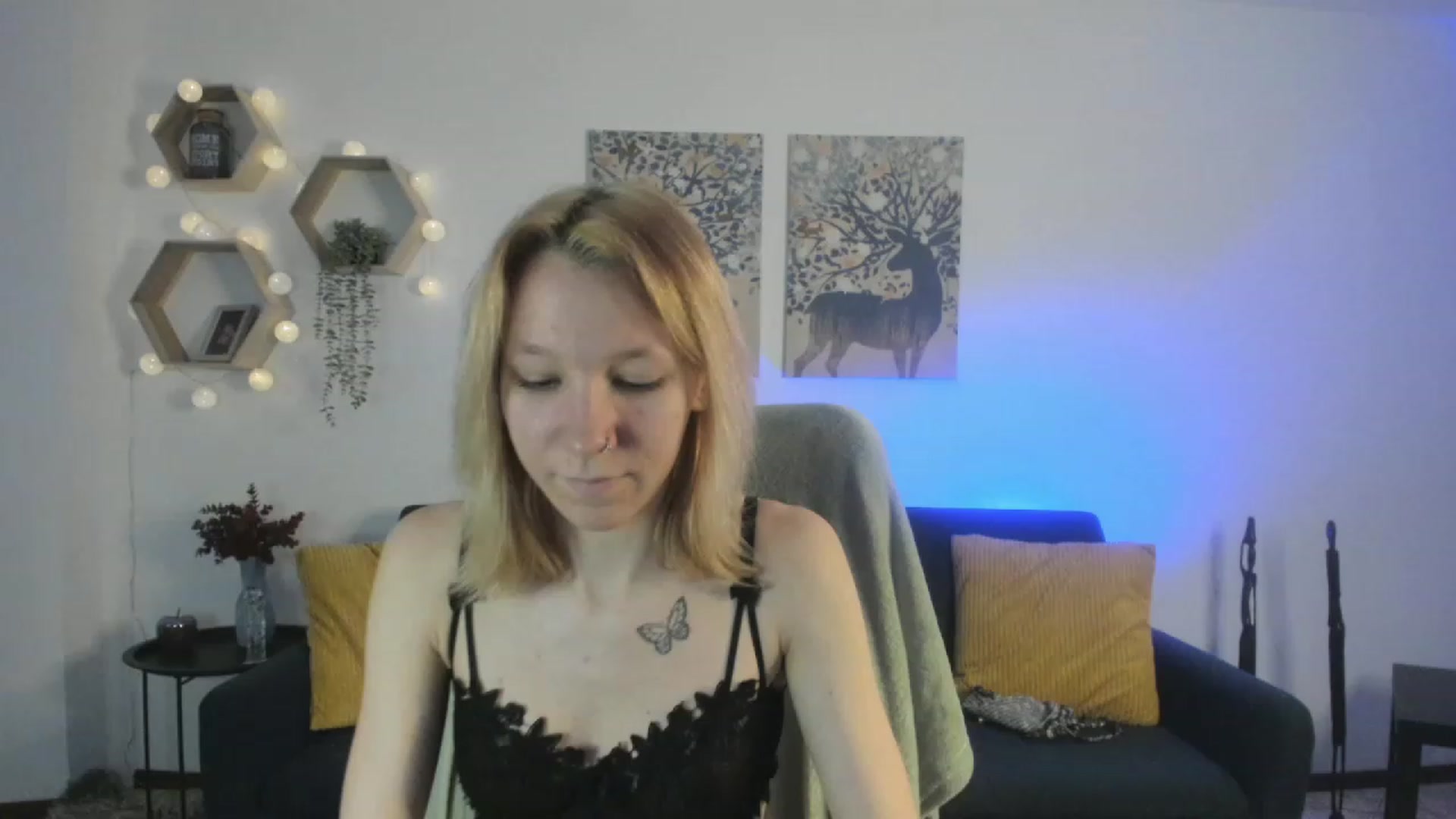 Gallery image thumbnail from Lilly_Love18's myfreecams stream on, 03/21/2023, 15:24 image 15 of 20