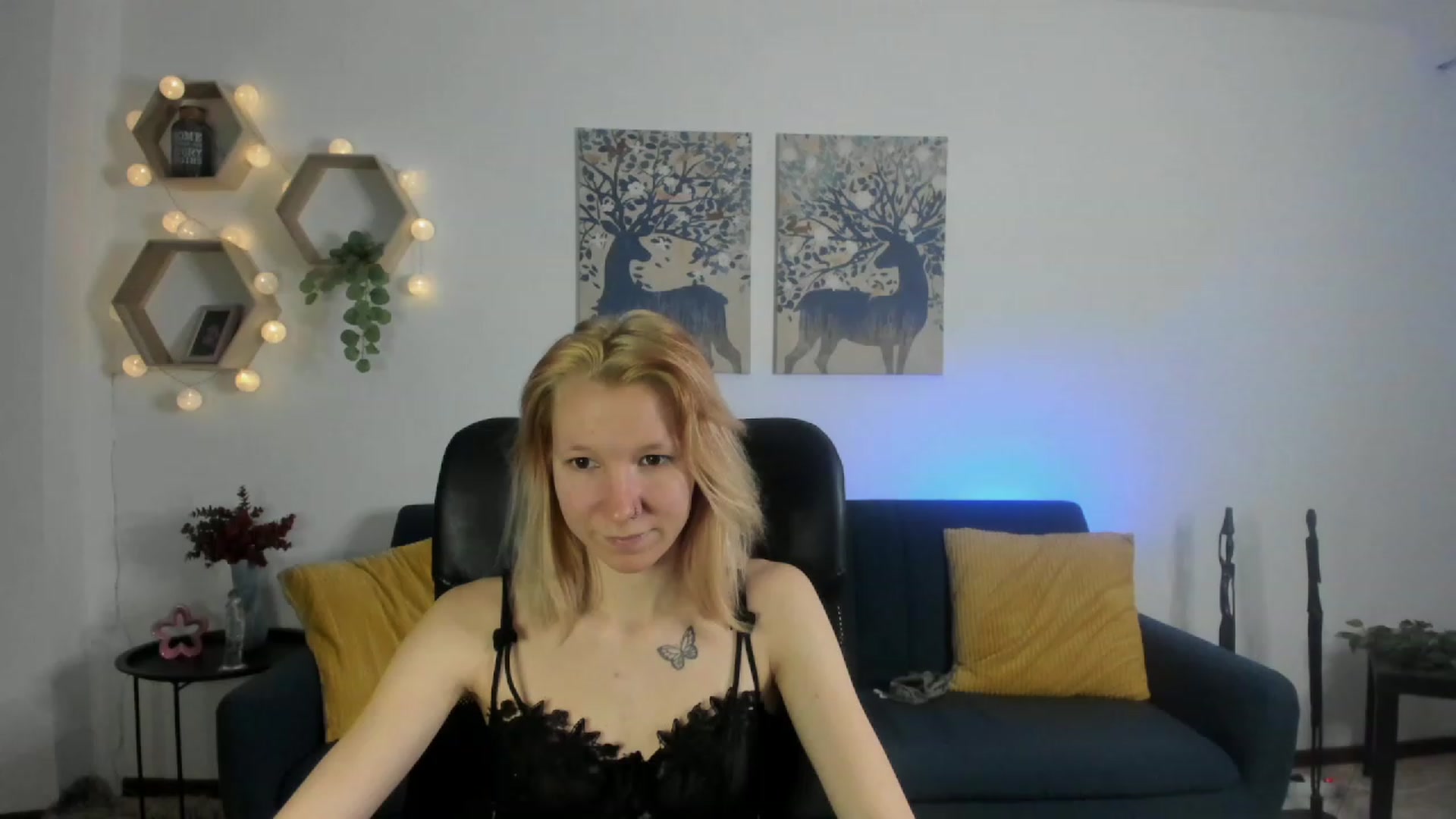 Gallery image thumbnail from Lilly_Love18's myfreecams stream on, 03/28/2023, 14:46 image 12 of 20