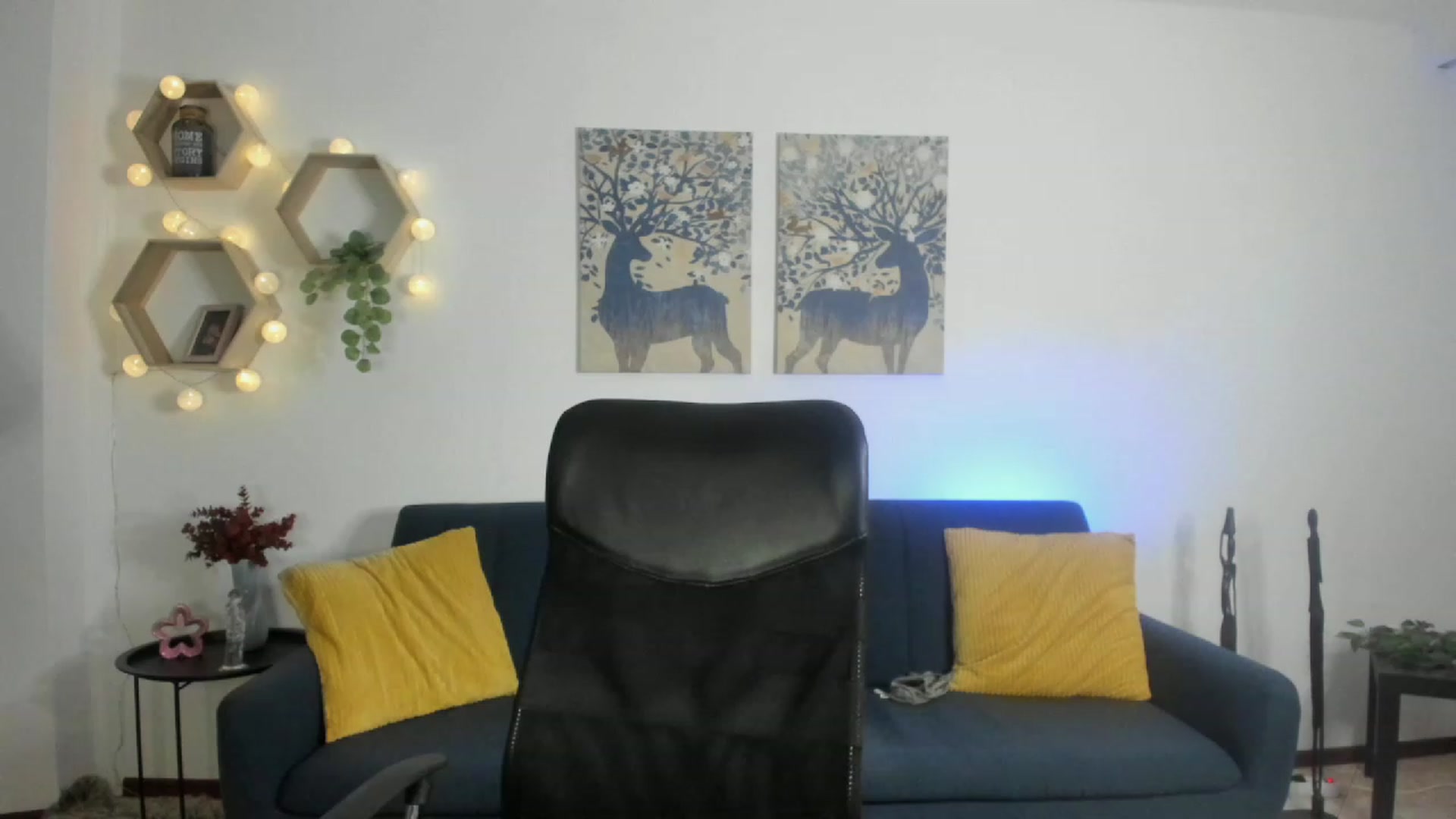 Gallery image thumbnail from Lilly_Love18's myfreecams stream on, 03/28/2023, 14:46 image 20 of 20
