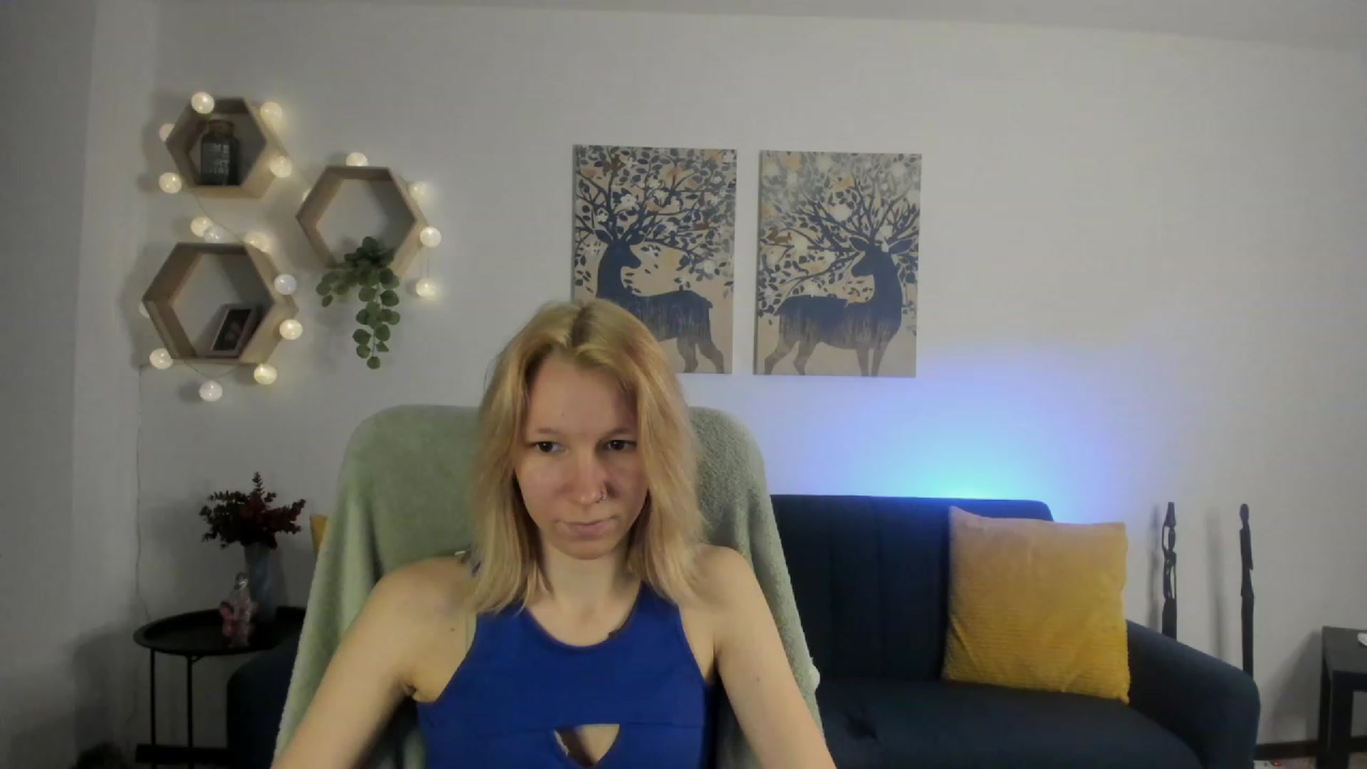 Gallery image thumbnail from Lilly_Love18's myfreecams stream on, 03/29/2023, 13:45 image 16 of 20