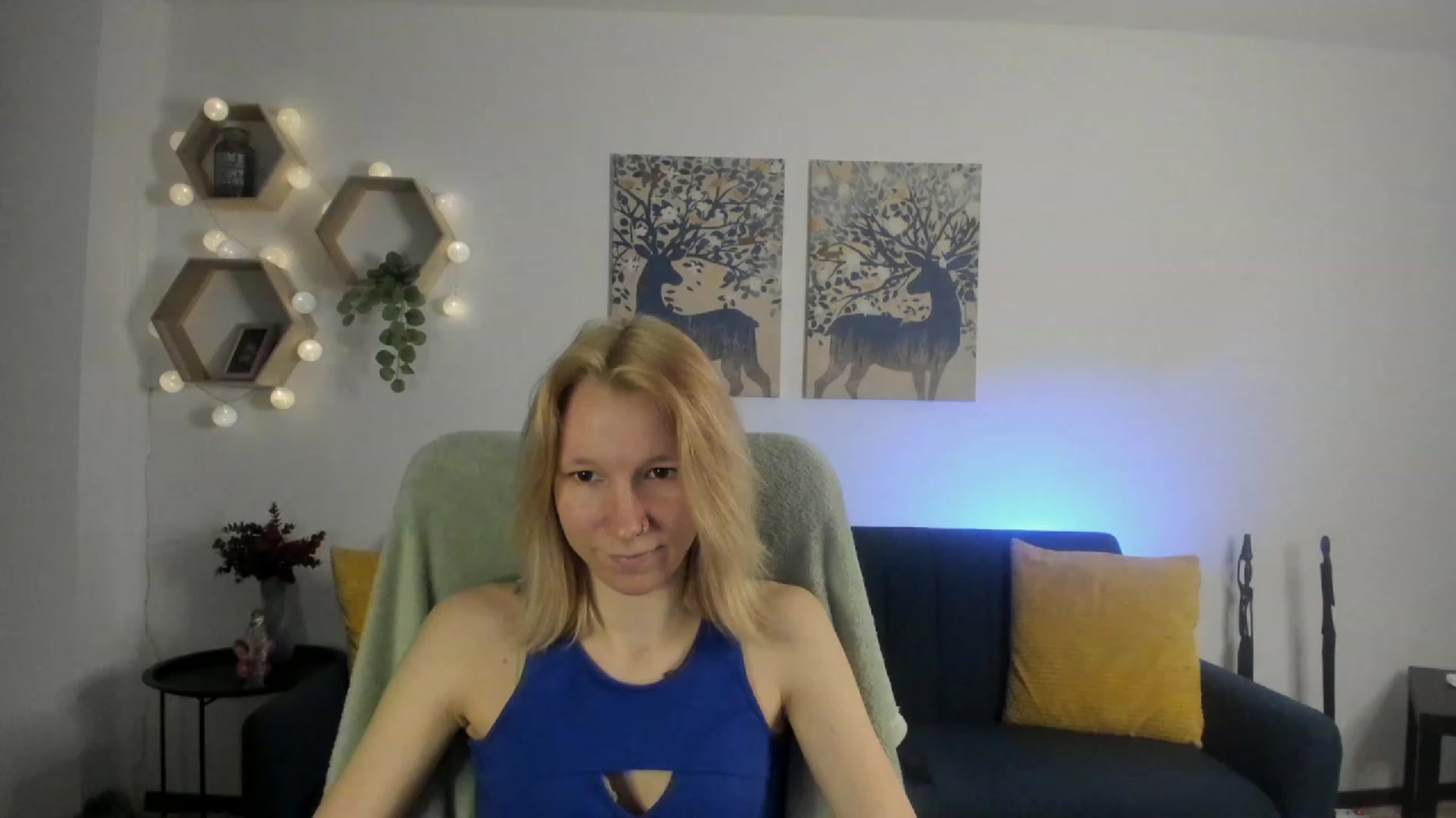 Gallery image thumbnail from Lilly_Love18's myfreecams stream on, 03/29/2023, 13:45 image 15 of 20