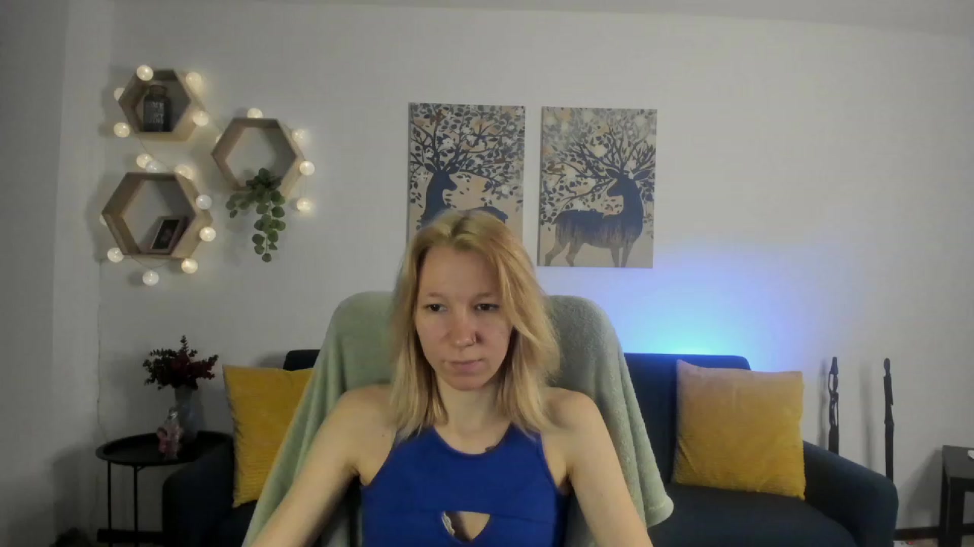 Gallery image thumbnail from Lilly_Love18's myfreecams stream on, 03/29/2023, 13:45 image 5 of 20