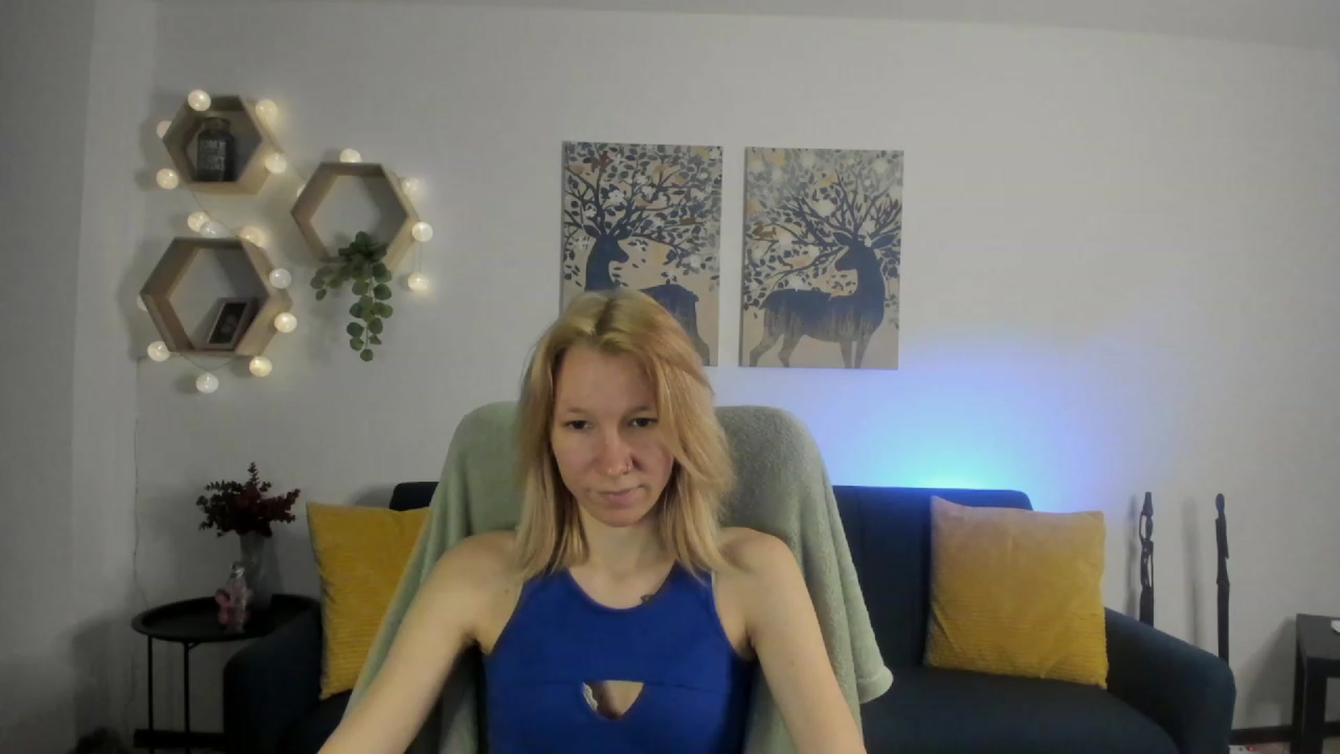 Gallery image thumbnail from Lilly_Love18's myfreecams stream on, 03/29/2023, 13:45 image 2 of 20