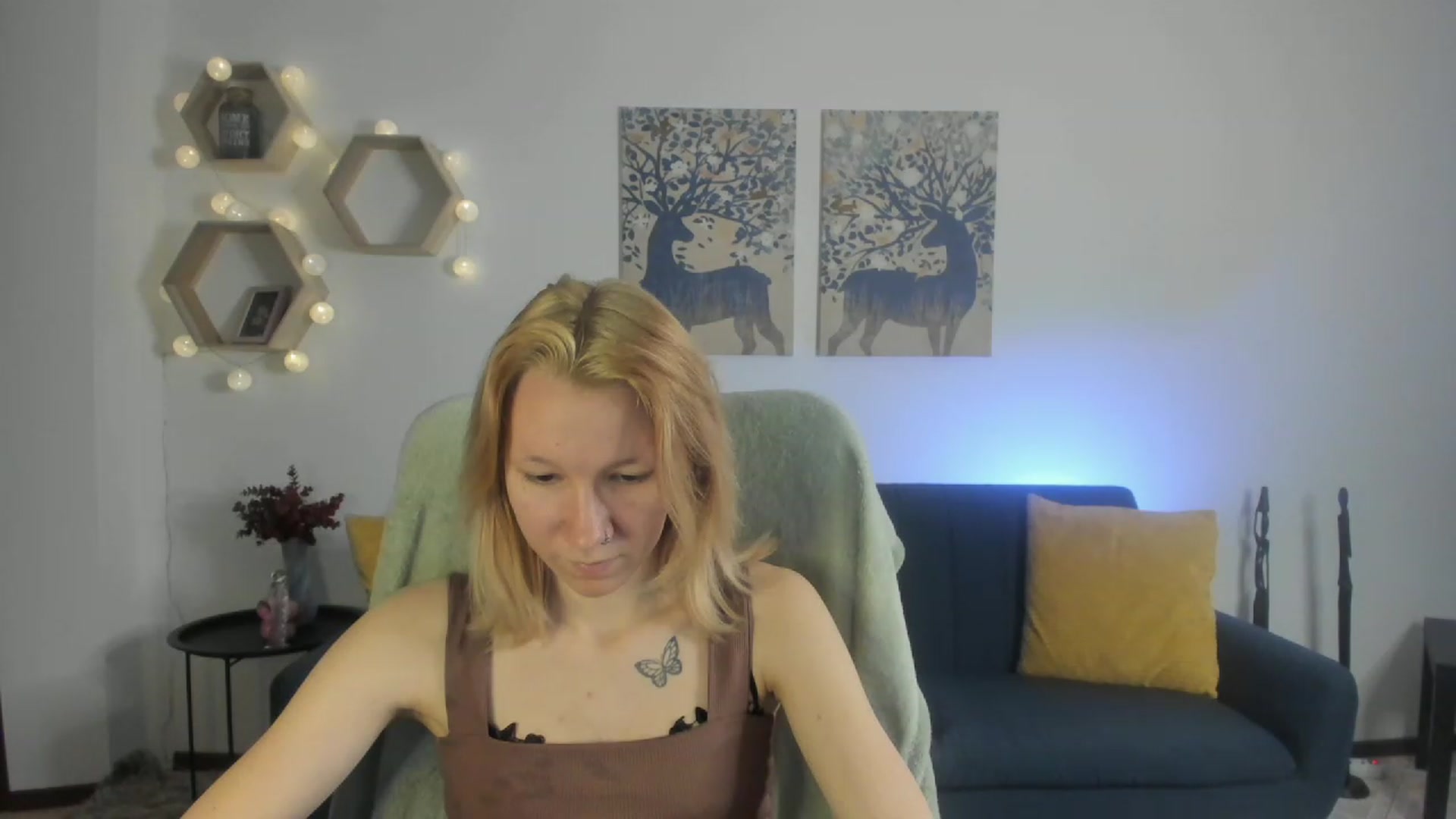 Gallery image thumbnail from Lilly_Love18's myfreecams stream on, 03/30/2023, 14:27 image 12 of 20