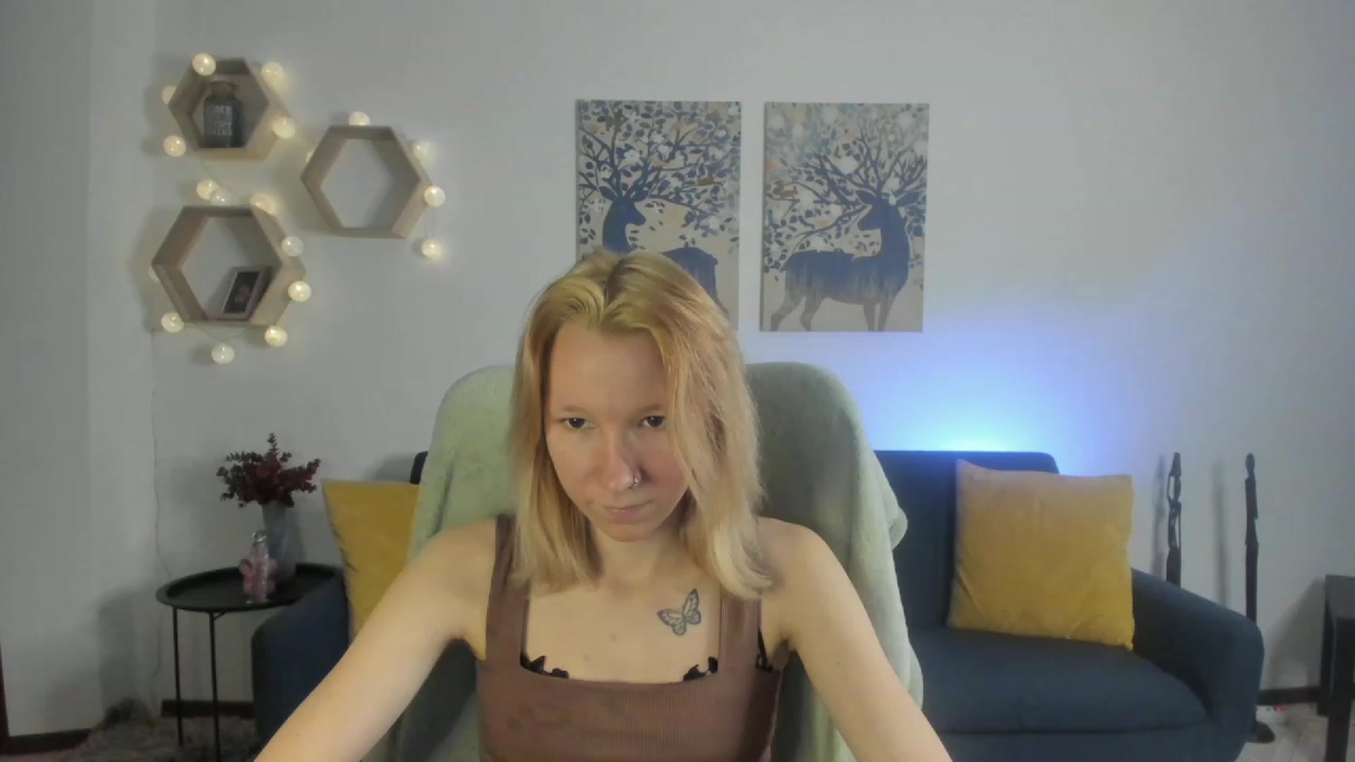 Gallery image thumbnail from Lilly_Love18's myfreecams stream on, 03/30/2023, 14:27 image 1 of 20