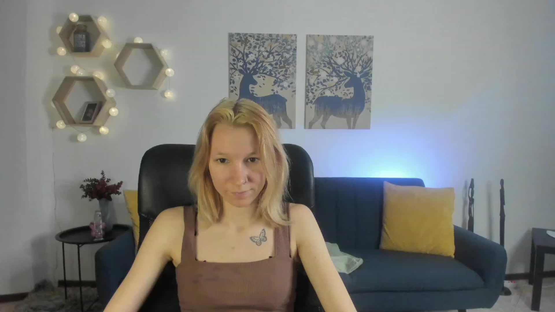 Gallery image thumbnail from Lilly_Love18's myfreecams stream on, 03/30/2023, 17:47 image 1 of 20