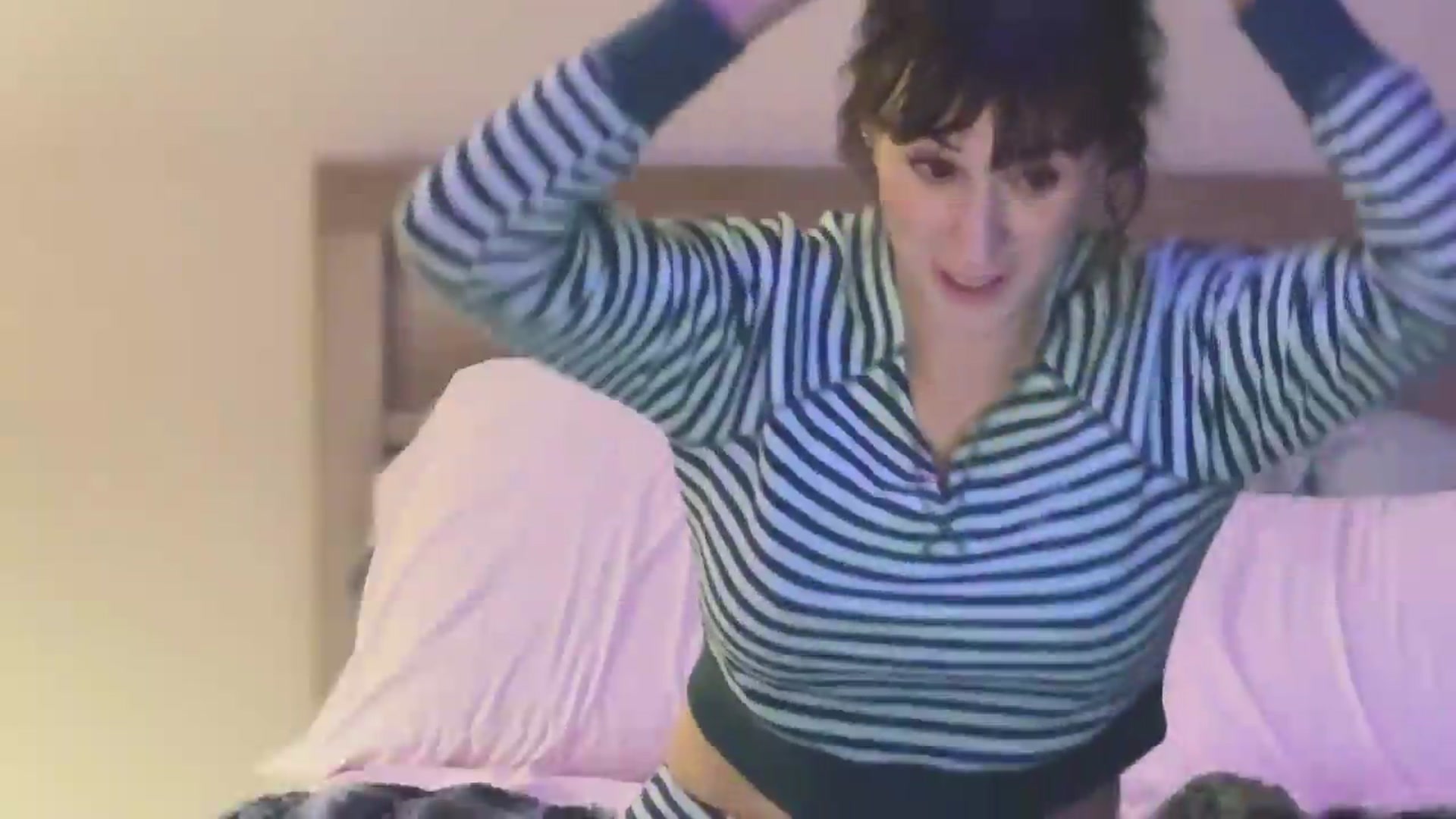 Gallery image thumbnail from Lillysinxx's myfreecams stream on, 09/09/2026, 13:03 image 13 of 20