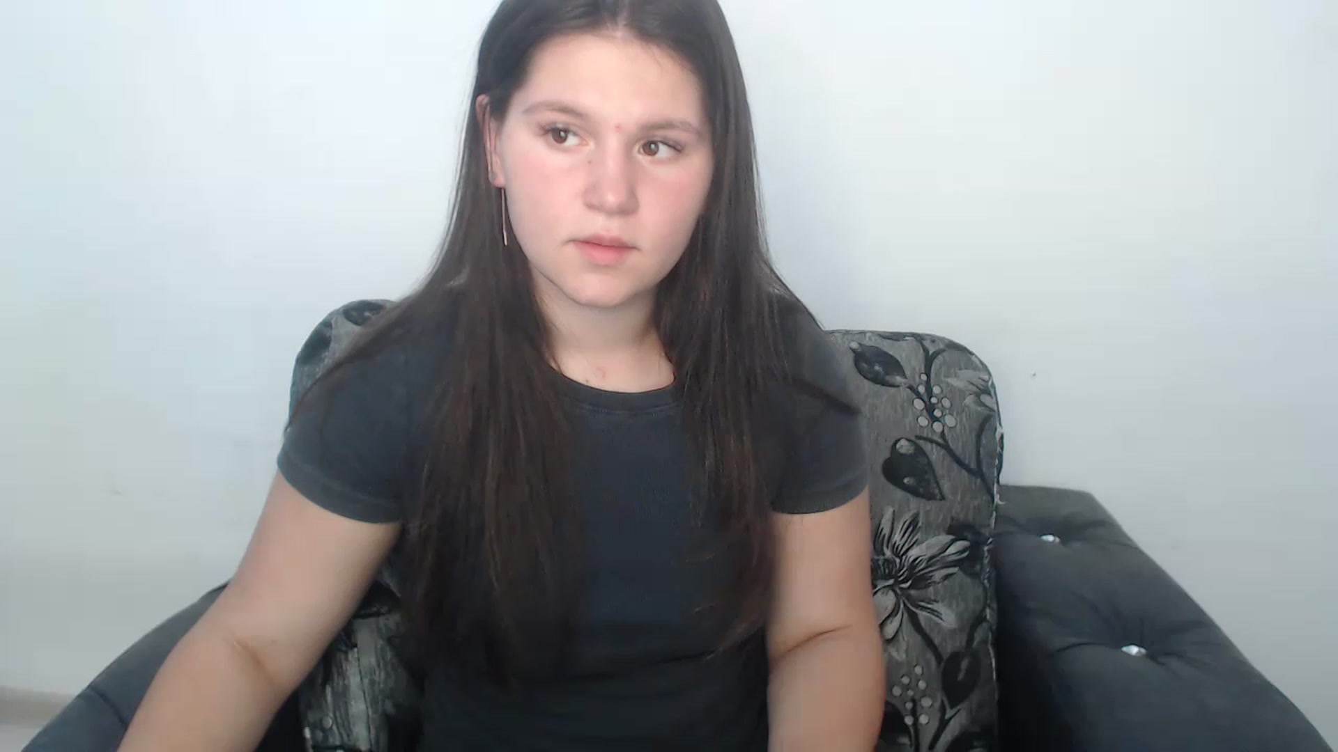 Gallery image thumbnail from Lillyy_sweet's myfreecams stream on, 08/19/2023, 12:36 image 16 of 20