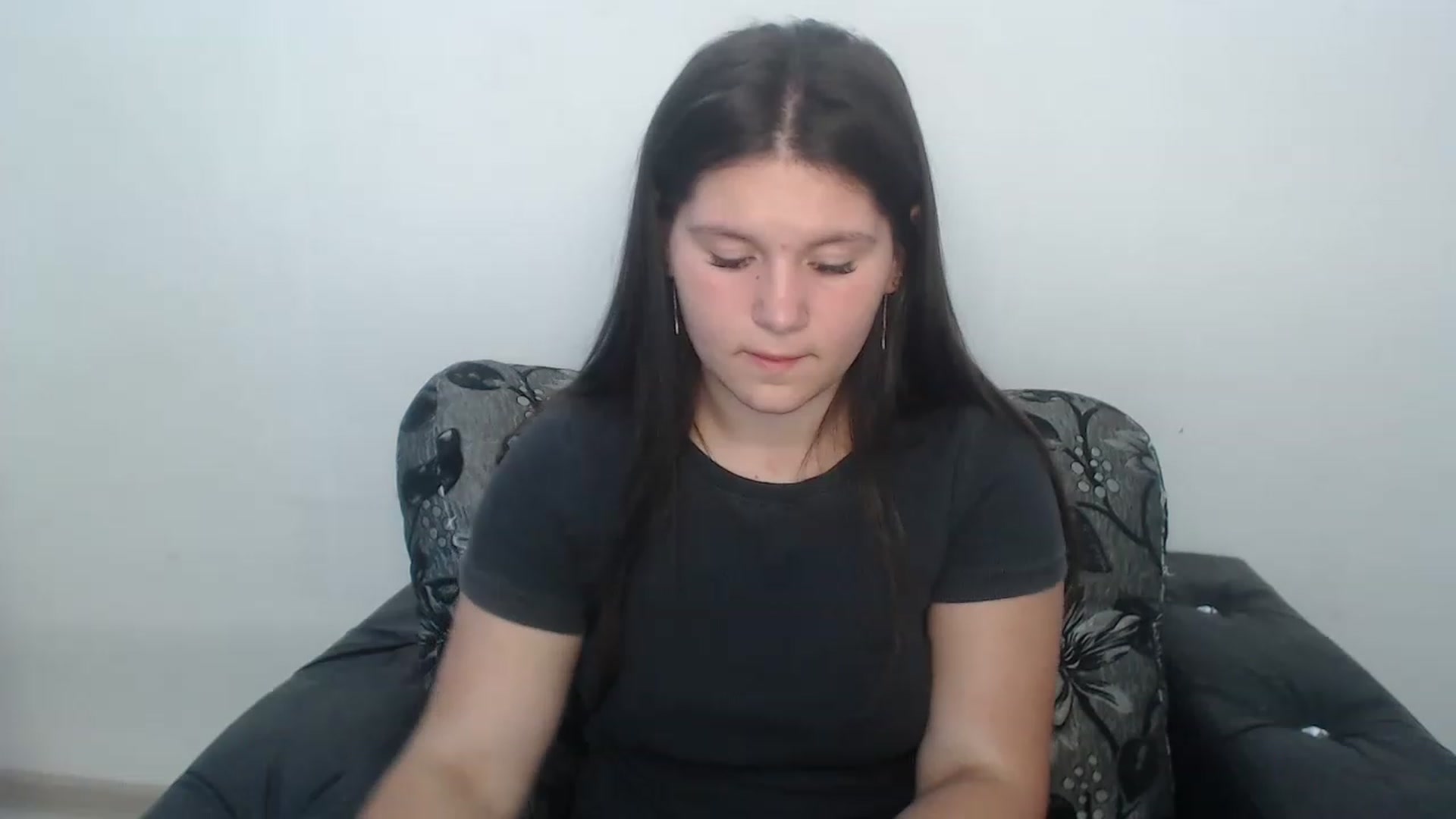 Gallery image thumbnail from Lillyy_sweet's myfreecams stream on, 08/19/2023, 12:56 image 12 of 20