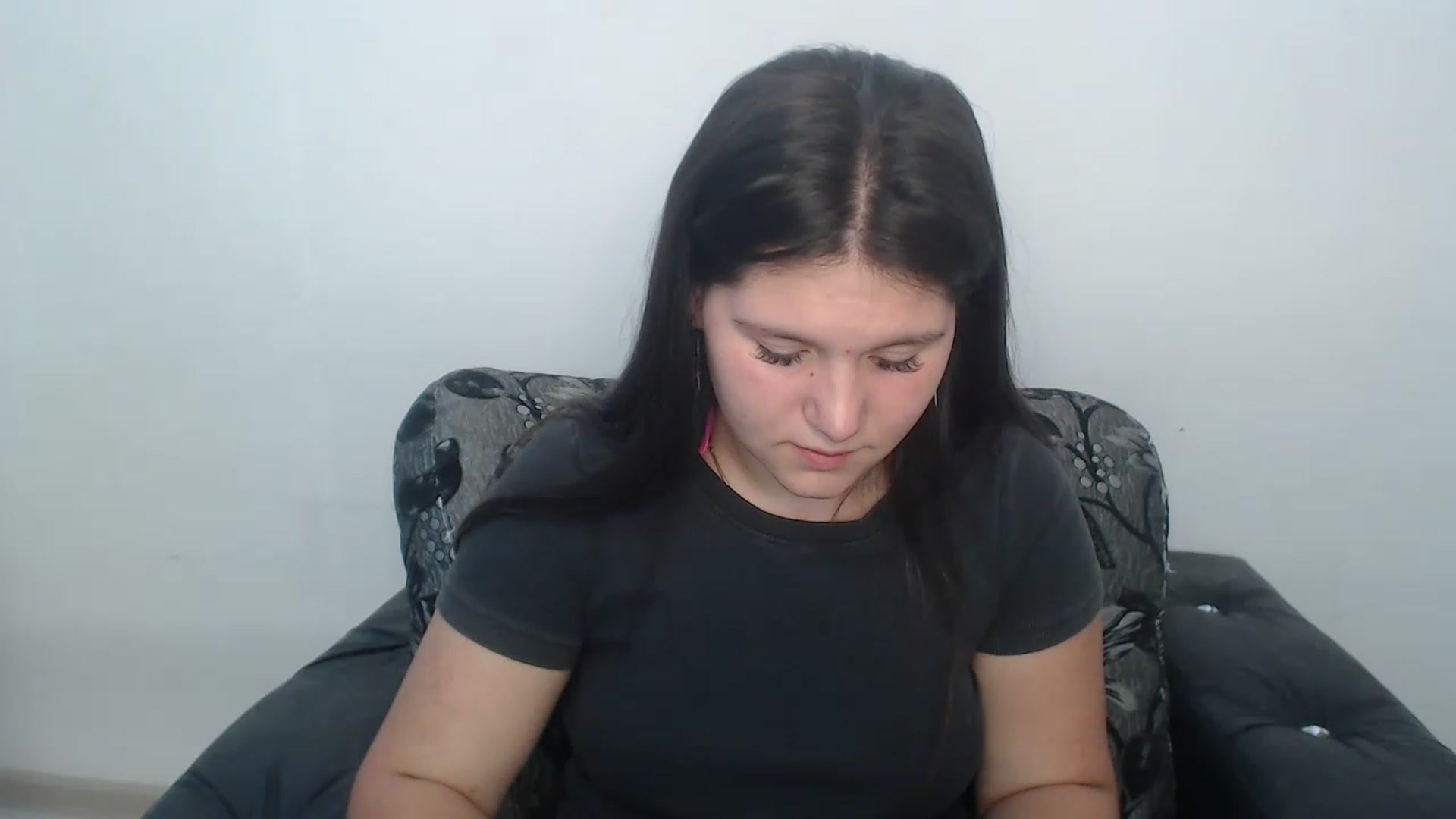 Gallery image thumbnail from Lillyy_sweet's myfreecams stream on, 08/19/2023, 12:56 image 7 of 20