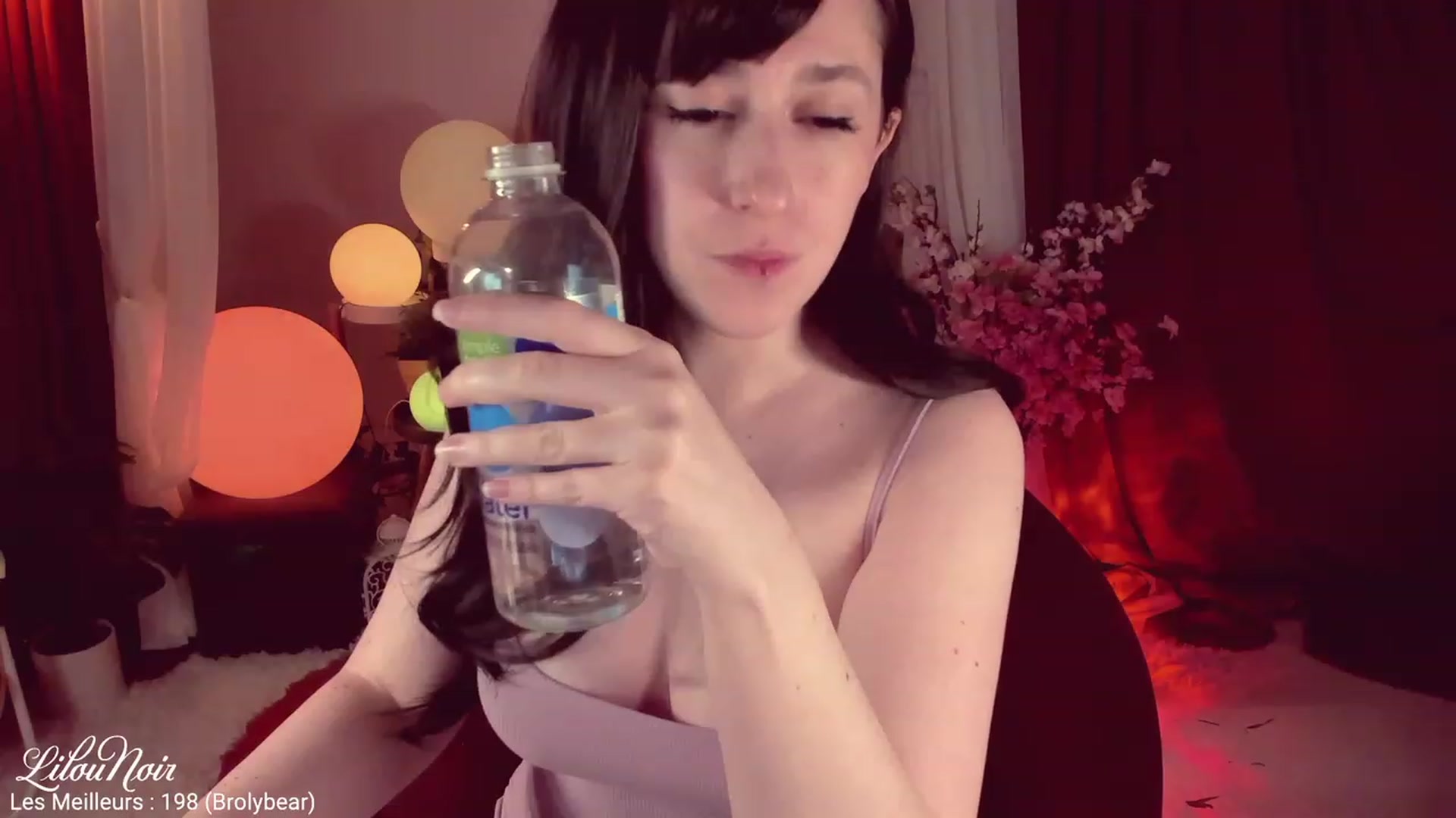 Gallery image thumbnail from LilouNoir's myfreecams stream on, 12/04/2022, 06:44 image 20 of 20