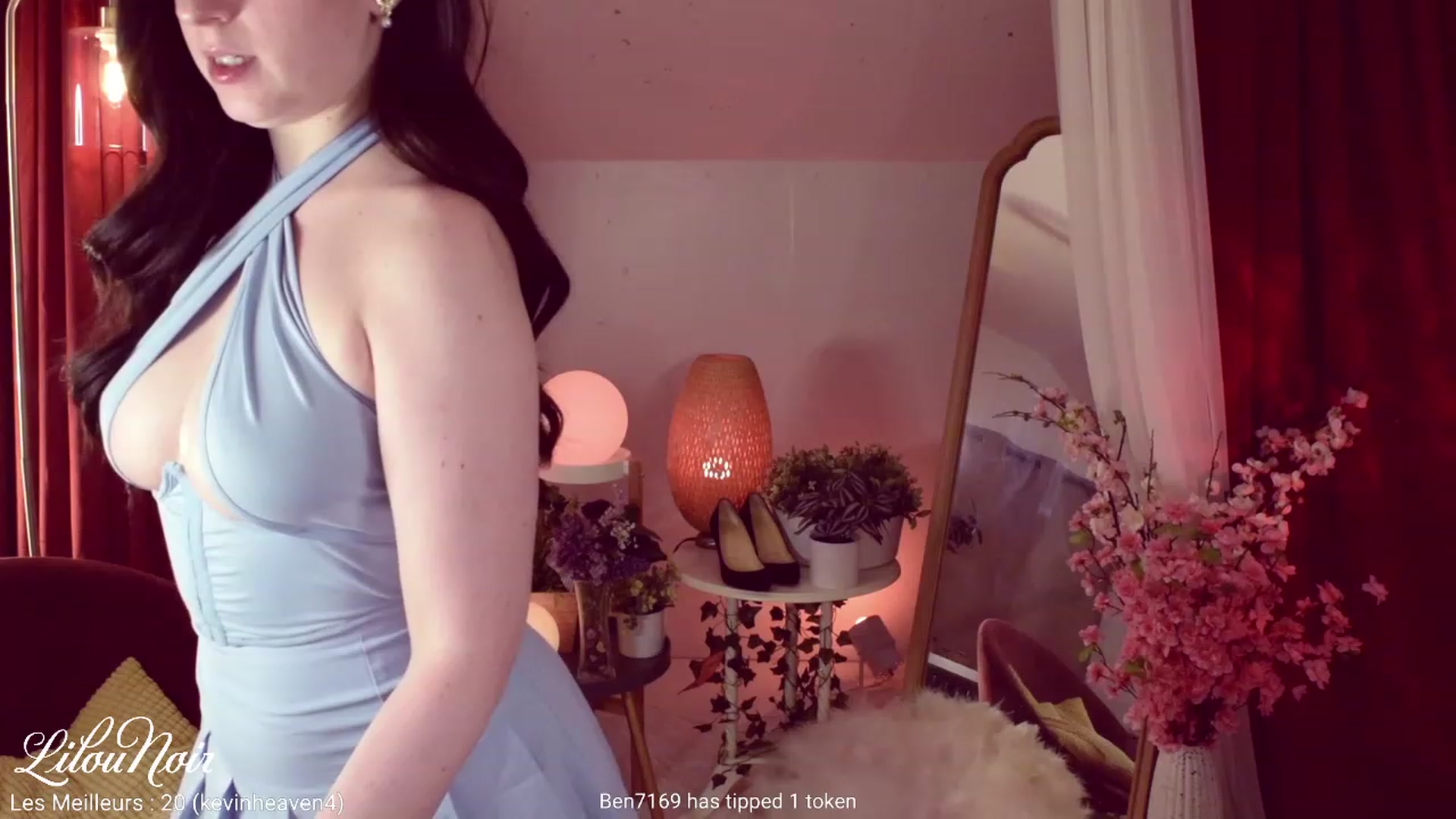 Gallery image thumbnail from LilouNoir's myfreecams stream on, 12/09/2022, 05:12 image 19 of 20