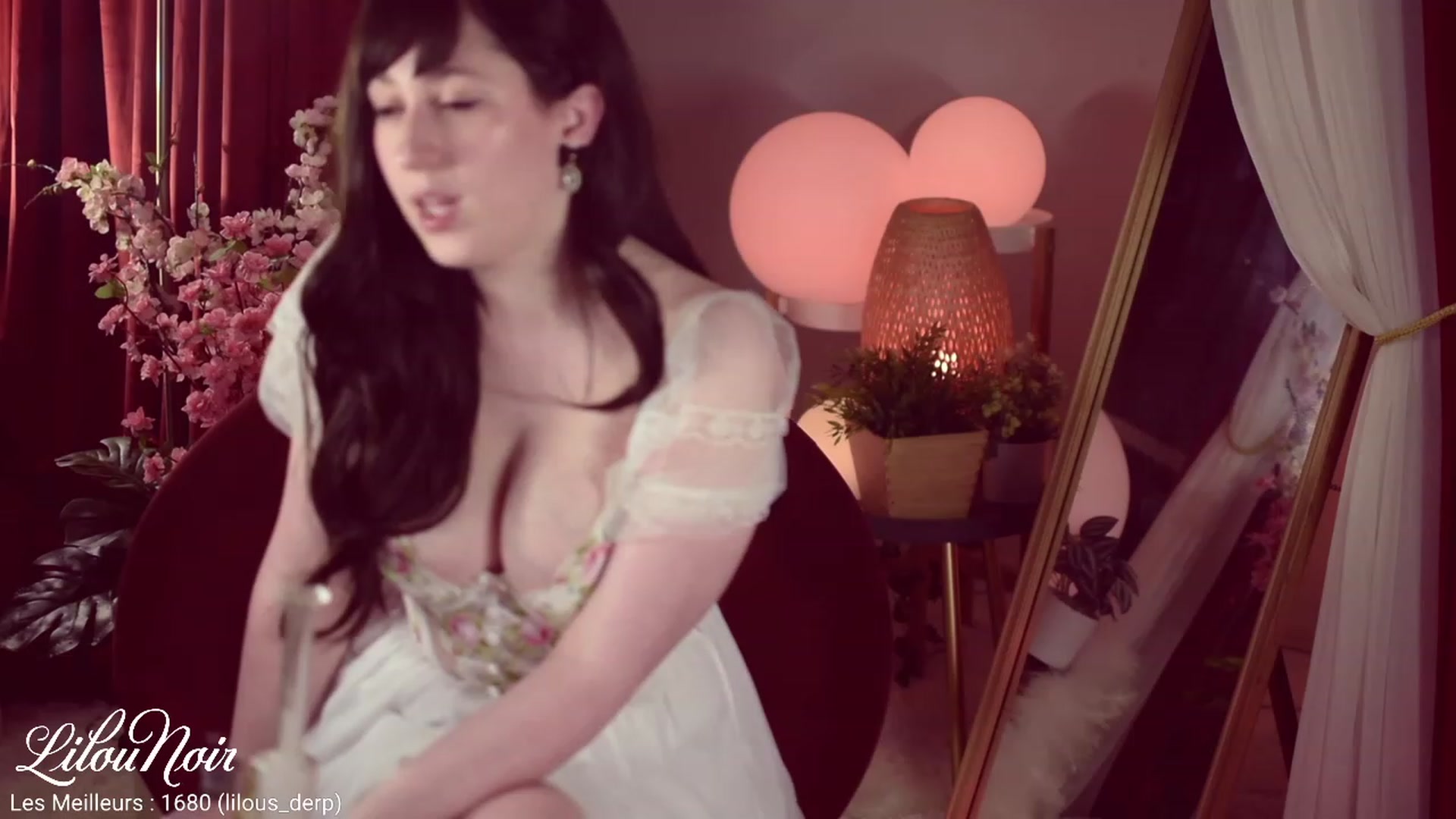 Gallery image thumbnail from LilouNoir's myfreecams stream on, 12/10/2022, 08:25 image 12 of 20