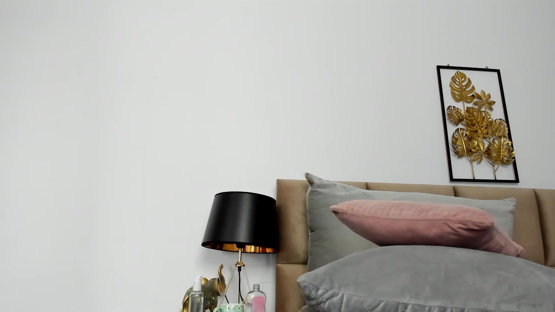 Gallery image thumbnail from Lilou_kat's myfreecams stream on, 07/07/2023, 09:04 image 8 of 20