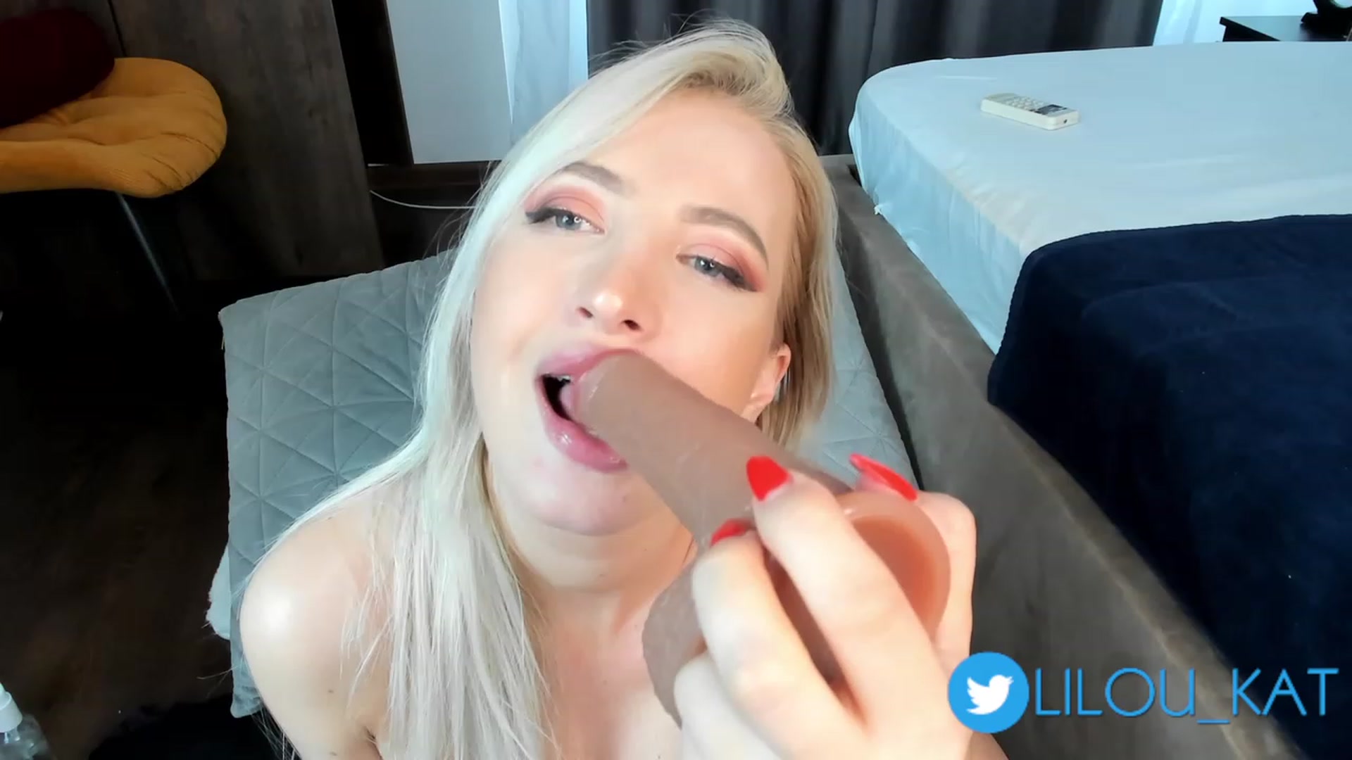 Gallery image thumbnail from Lilou_kat's myfreecams stream on, 07/11/2023, 11:53 image 17 of 20