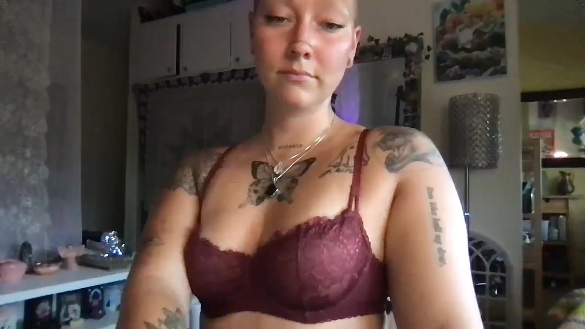 Gallery image thumbnail from Lilpeachy's myfreecams stream on, 08/22/2023, 24:25 image 13 of 20