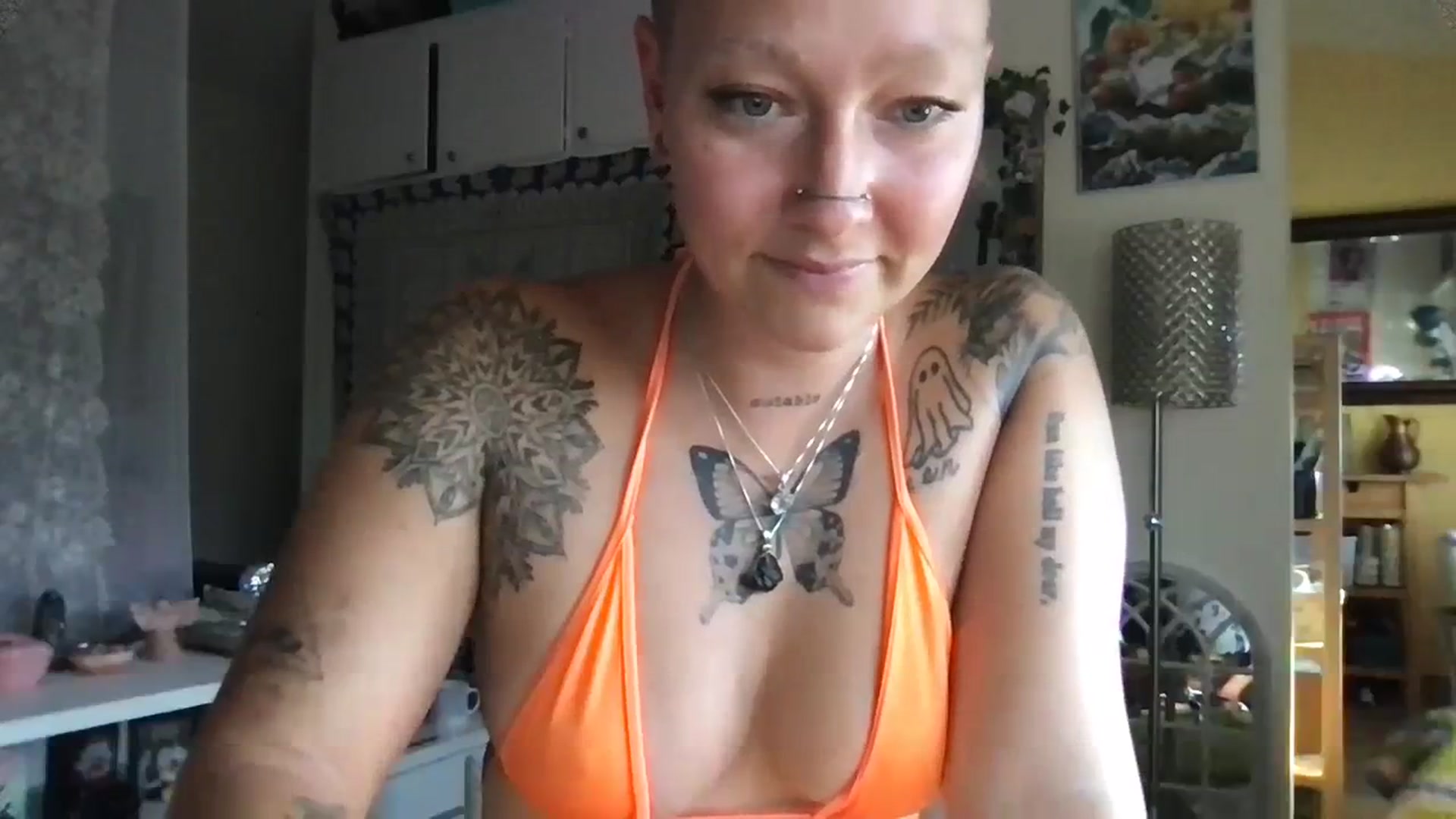 Gallery image thumbnail from Lilpeachy's myfreecams stream on, 08/22/2023, 24:32 image 18 of 20