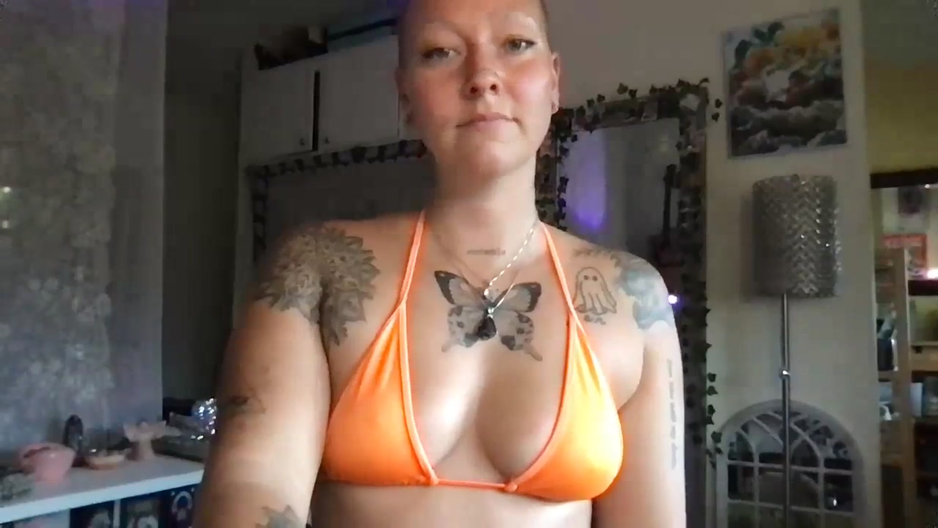 Gallery image thumbnail from Lilpeachy's myfreecams stream on, 08/22/2023, 24:32 image 4 of 20