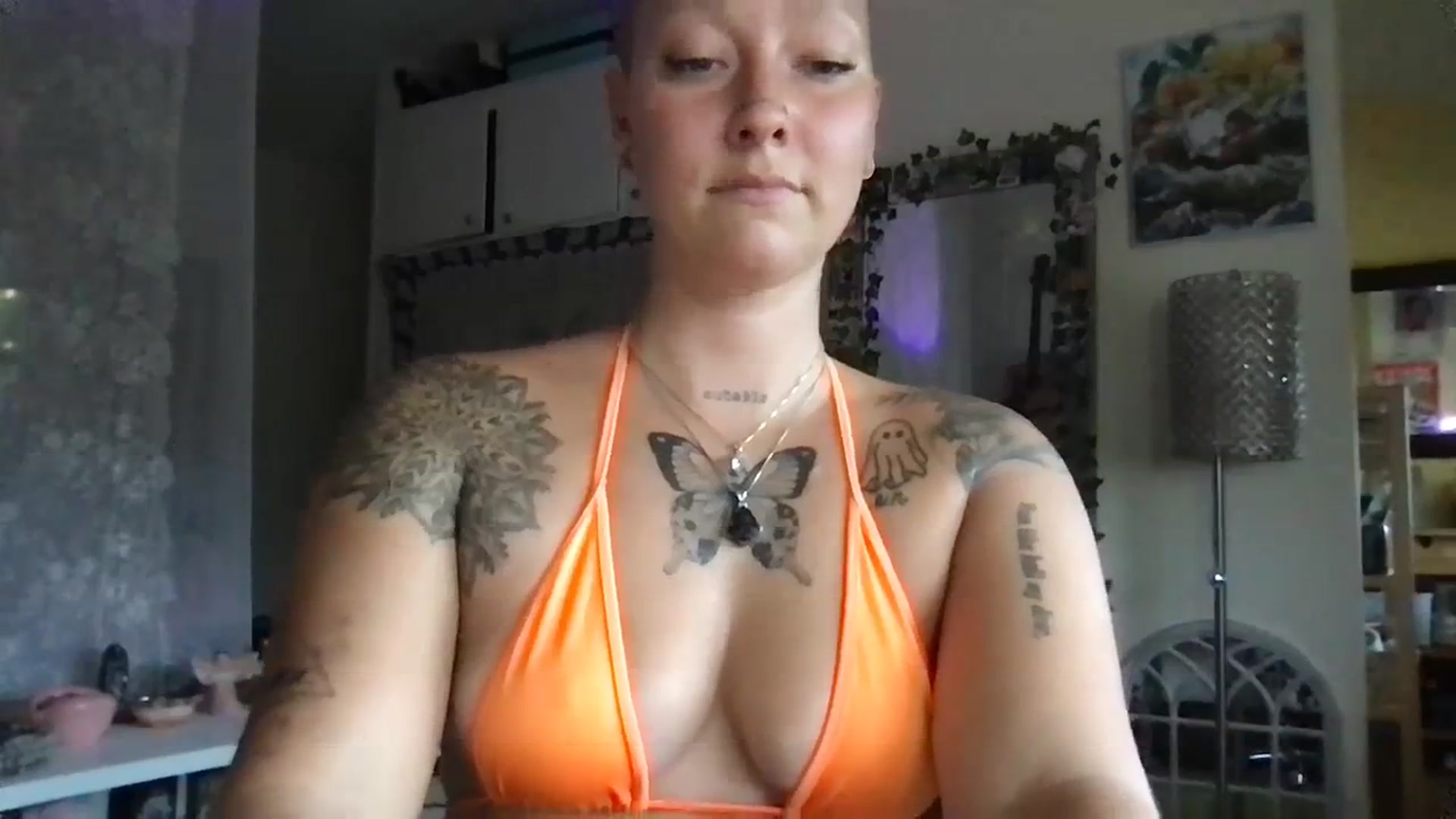 Gallery image thumbnail from Lilpeachy's myfreecams stream on, 08/22/2023, 24:32 image 6 of 20
