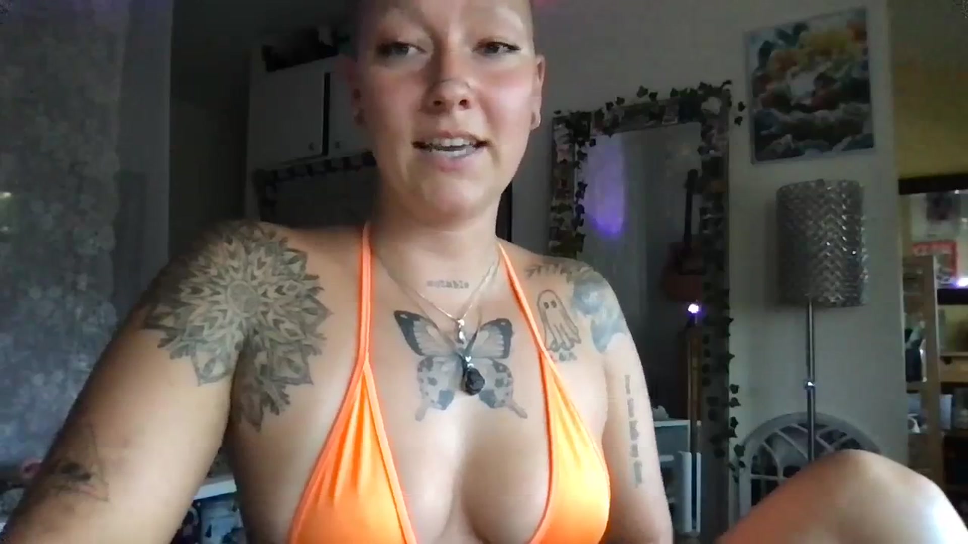 Gallery image thumbnail from Lilpeachy's myfreecams stream on, 08/22/2023, 24:32 image 7 of 20