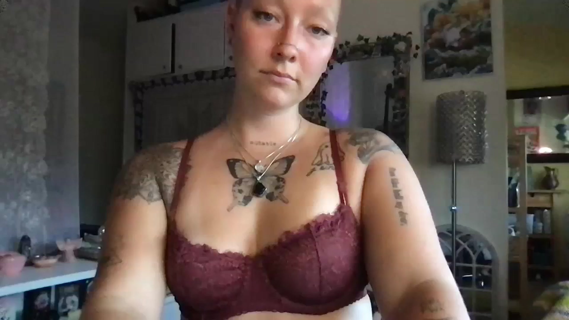 Gallery image thumbnail from Lilpeachy's myfreecams stream on, 08/22/2023, 24:32 image 1 of 20
