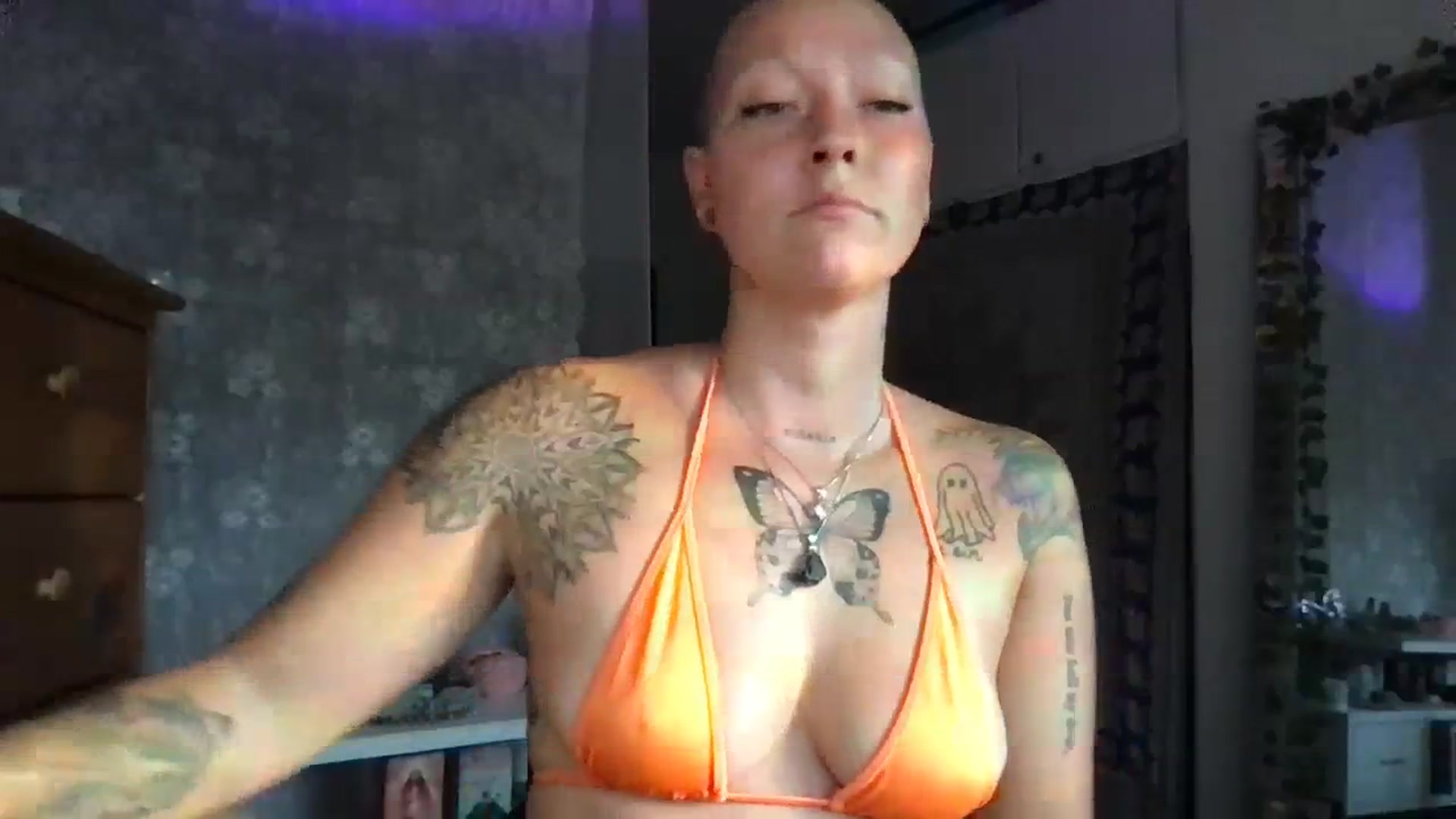 Gallery image thumbnail from Lilpeachy's myfreecams stream on, 08/22/2023, 02:19 image 4 of 20