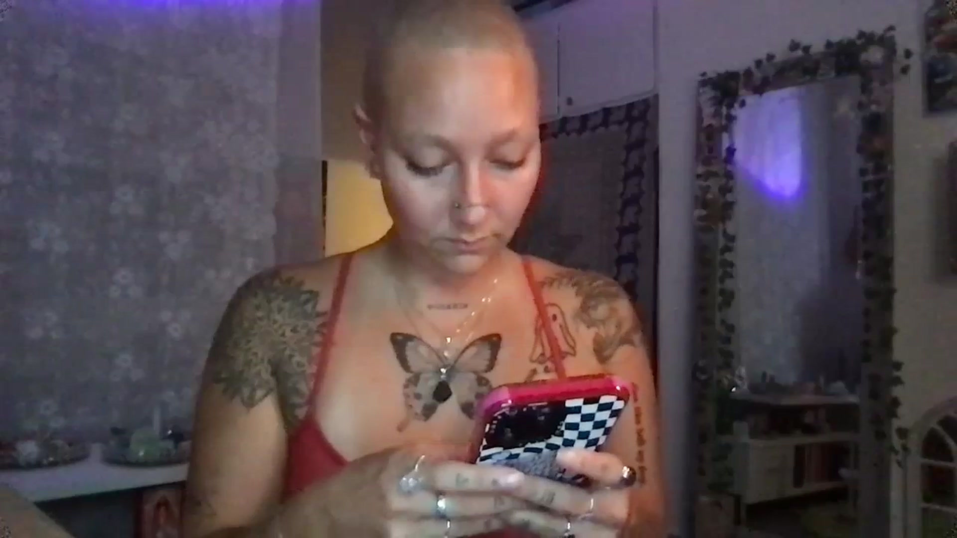 Gallery image thumbnail from Lilpeachy's myfreecams stream on, 08/22/2023, 03:18 image 18 of 20