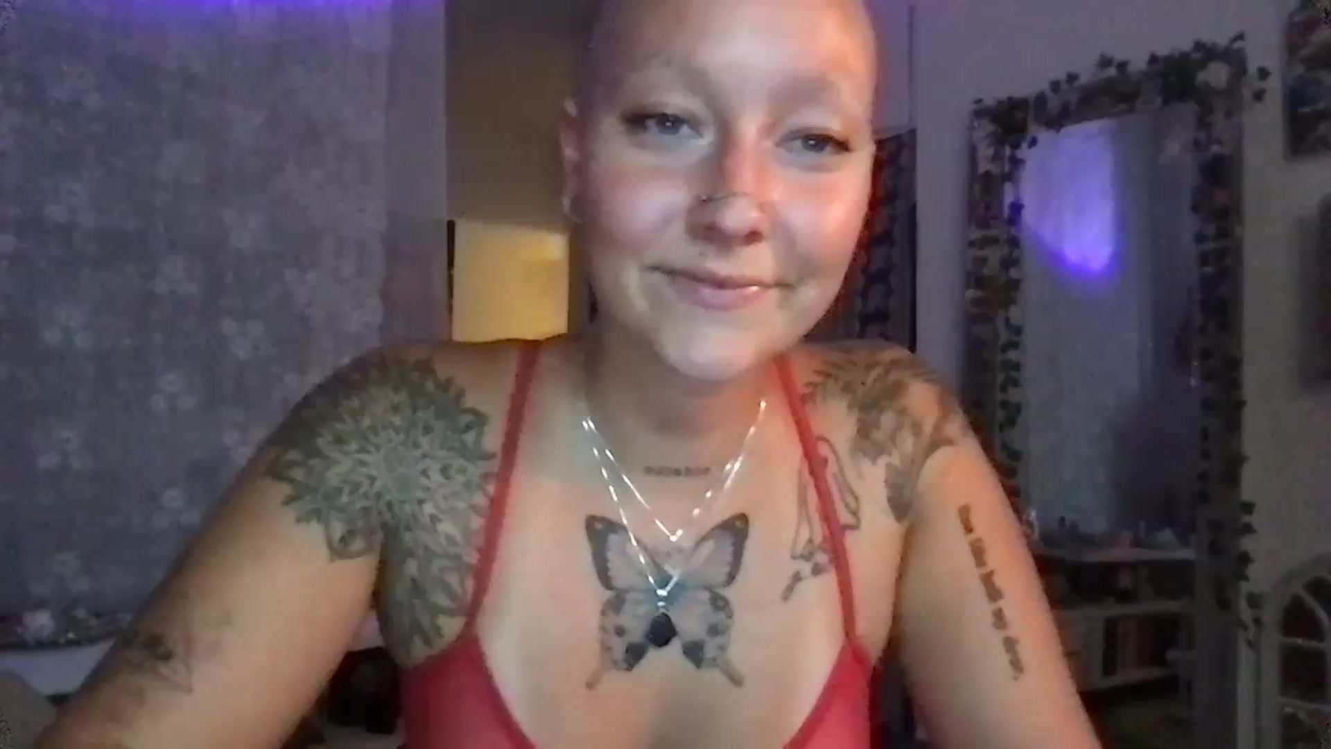Gallery image thumbnail from Lilpeachy's myfreecams stream on, 08/22/2023, 03:18 image 10 of 20