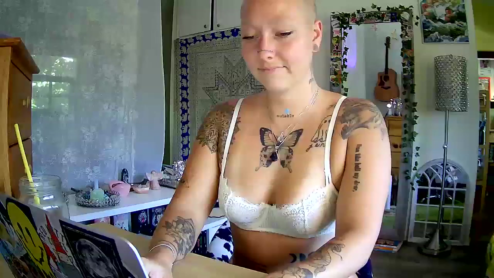 Gallery image thumbnail from Lilpeachy's myfreecams stream on, 08/22/2023, 22:01 image 17 of 20