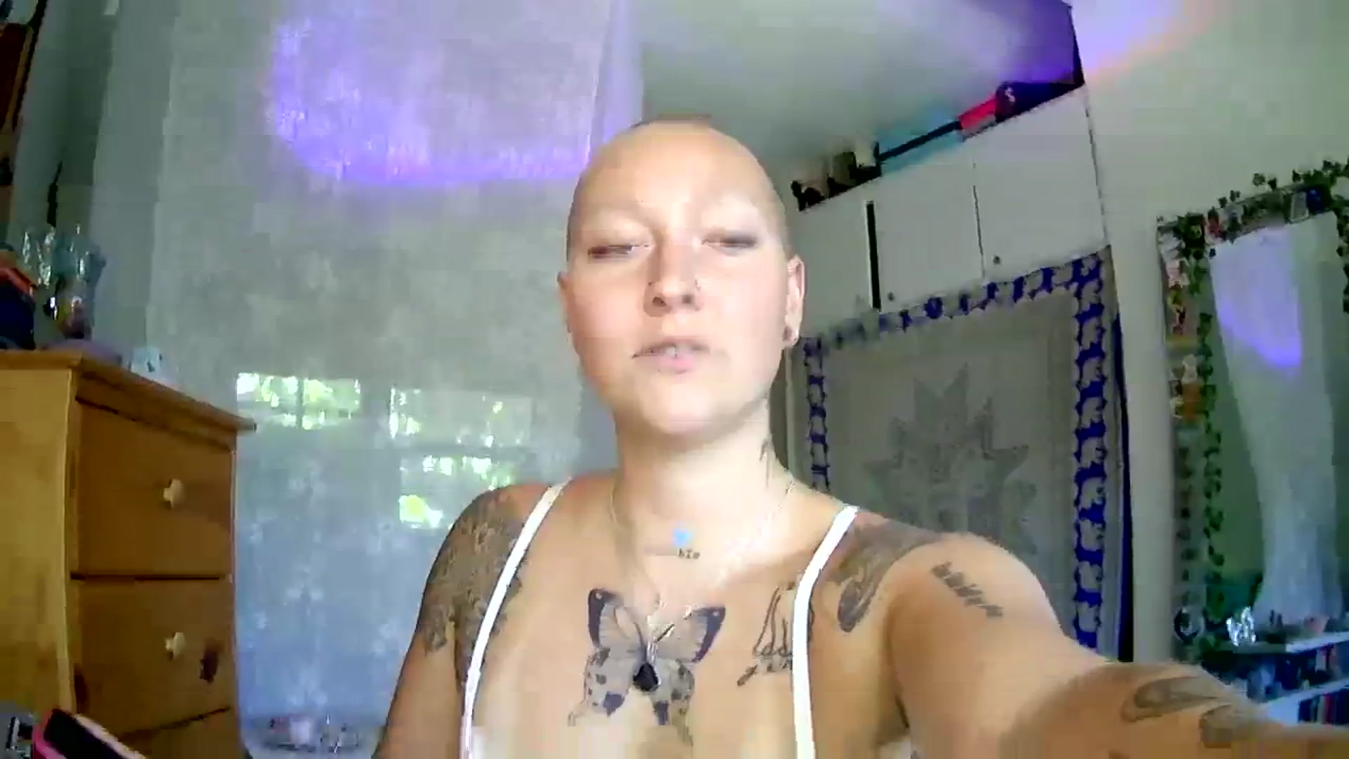 Gallery image thumbnail from Lilpeachy's myfreecams stream on, 08/22/2023, 22:01 image 2 of 20
