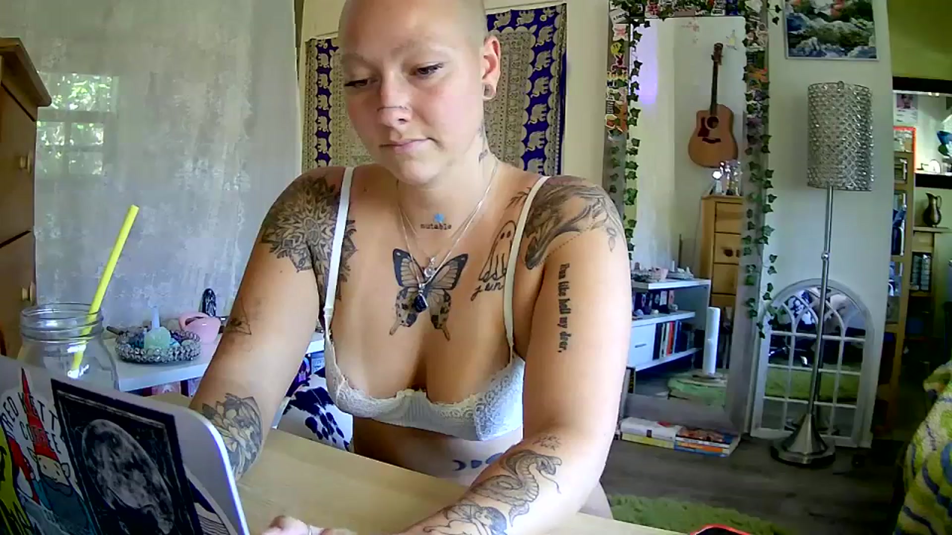 Gallery image thumbnail from Lilpeachy's myfreecams stream on, 08/22/2023, 22:45 image 14 of 20