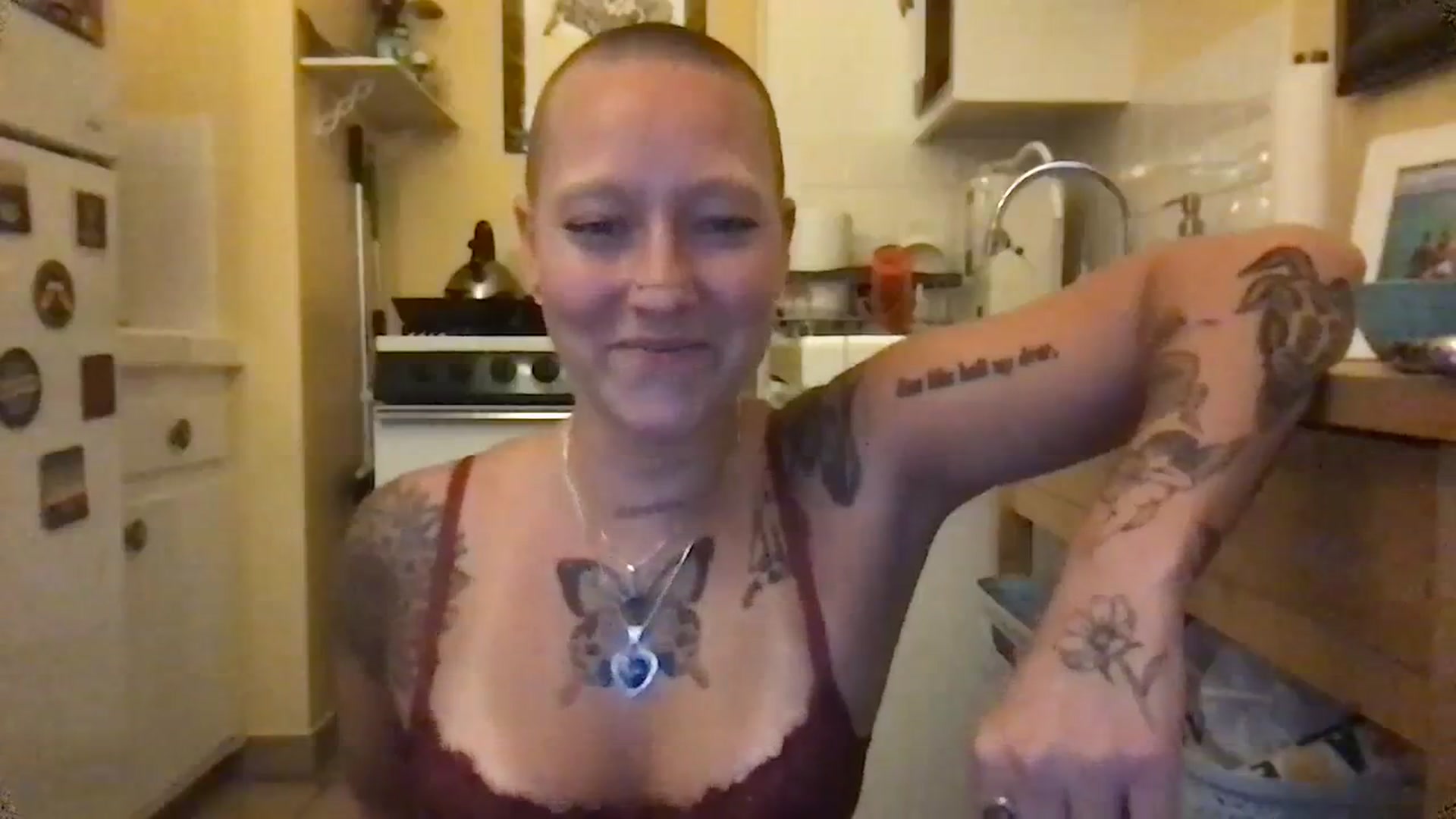 Gallery image thumbnail from Lilpeachy's myfreecams stream on, 09/06/2023, 02:17 image 9 of 20