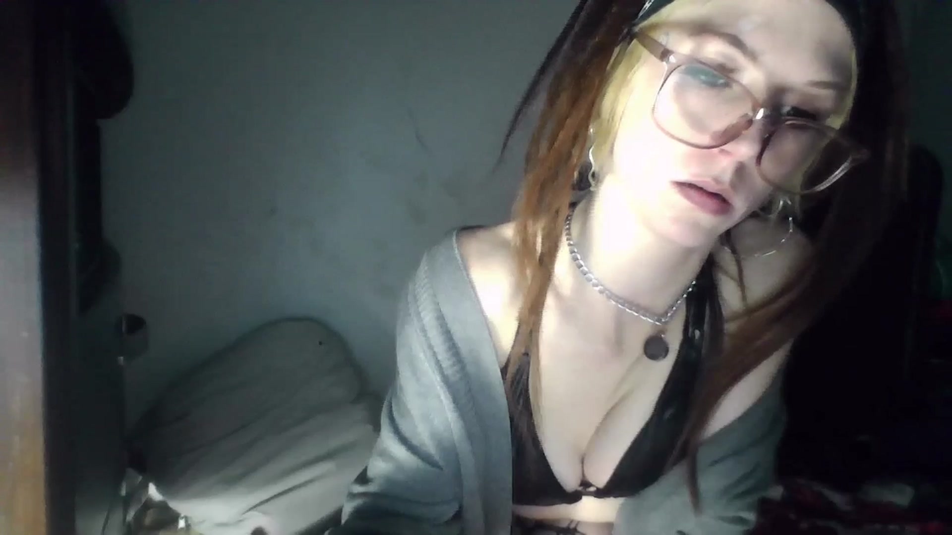Gallery image thumbnail from LilreD222's myfreecams stream on, 12/25/2025, 13:56 image 4 of 20