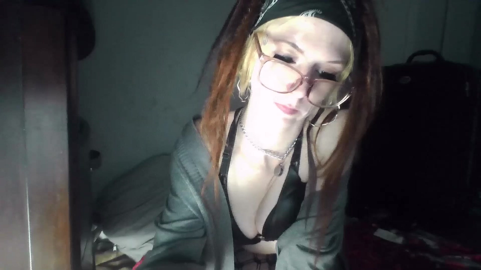 Gallery image thumbnail from LilreD222's myfreecams stream on, 12/25/2025, 13:56 image 5 of 20