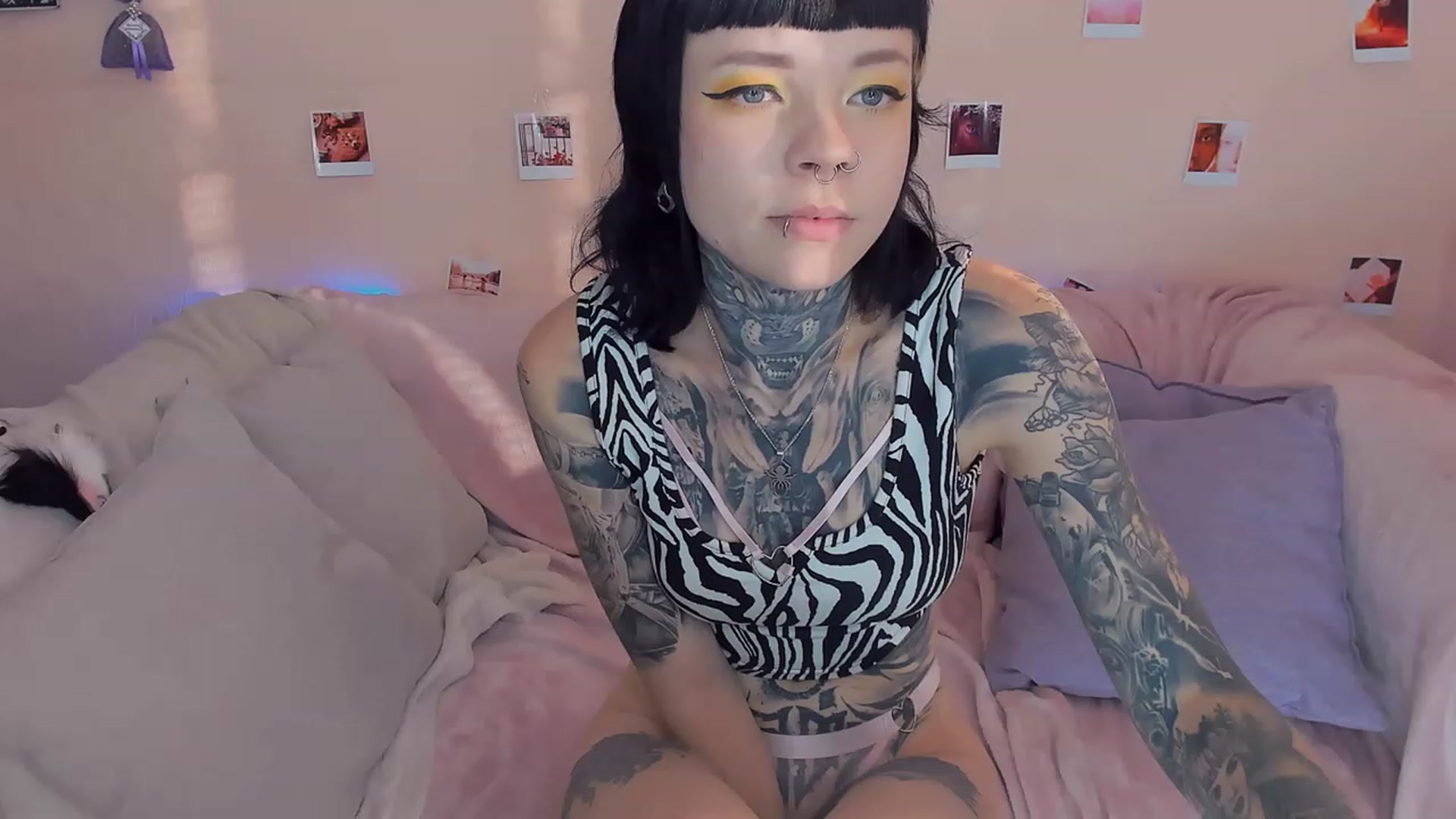 Gallery image thumbnail from LiluKayden's myfreecams stream on, 11/14/2022, 14:01 image 4 of 20