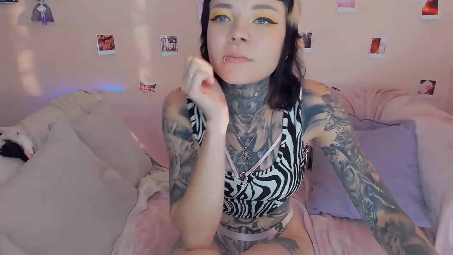 Gallery image thumbnail from LiluKayden's myfreecams stream on, 11/14/2022, 14:01 image 5 of 20