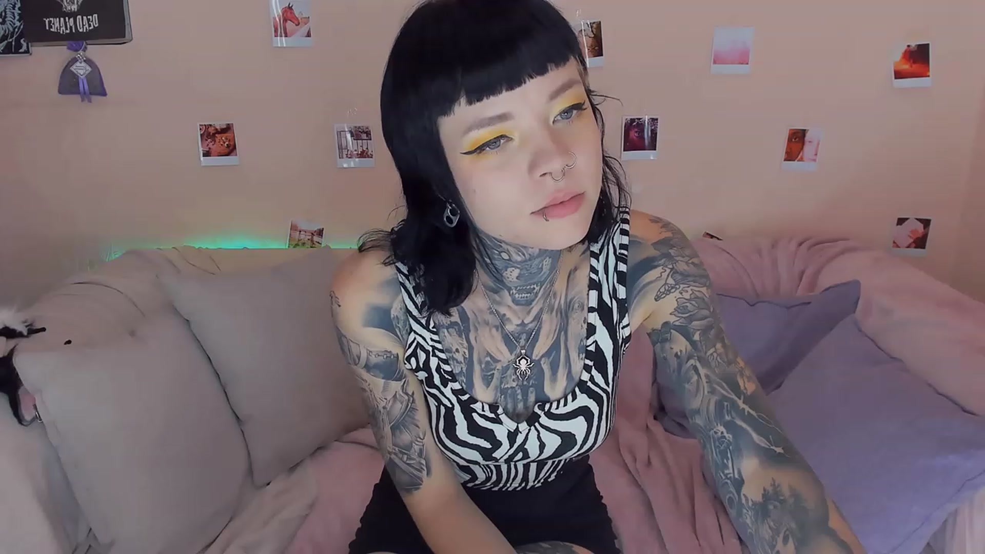 Gallery image thumbnail from LiluKayden's myfreecams stream on, 11/14/2022, 14:01 image 15 of 20