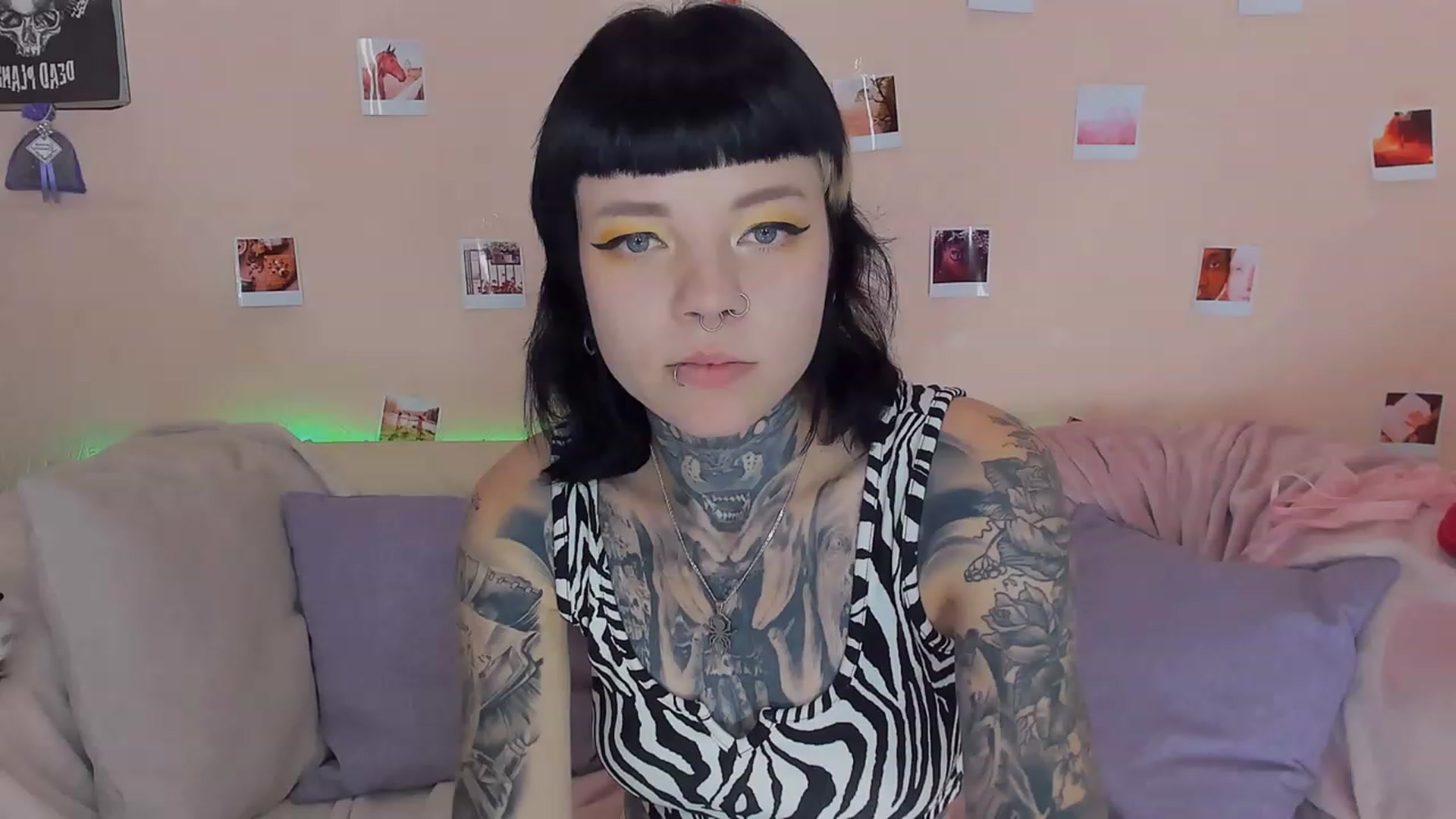 Gallery image thumbnail from LiluKayden's myfreecams stream on, 11/14/2022, 16:21 image 17 of 20