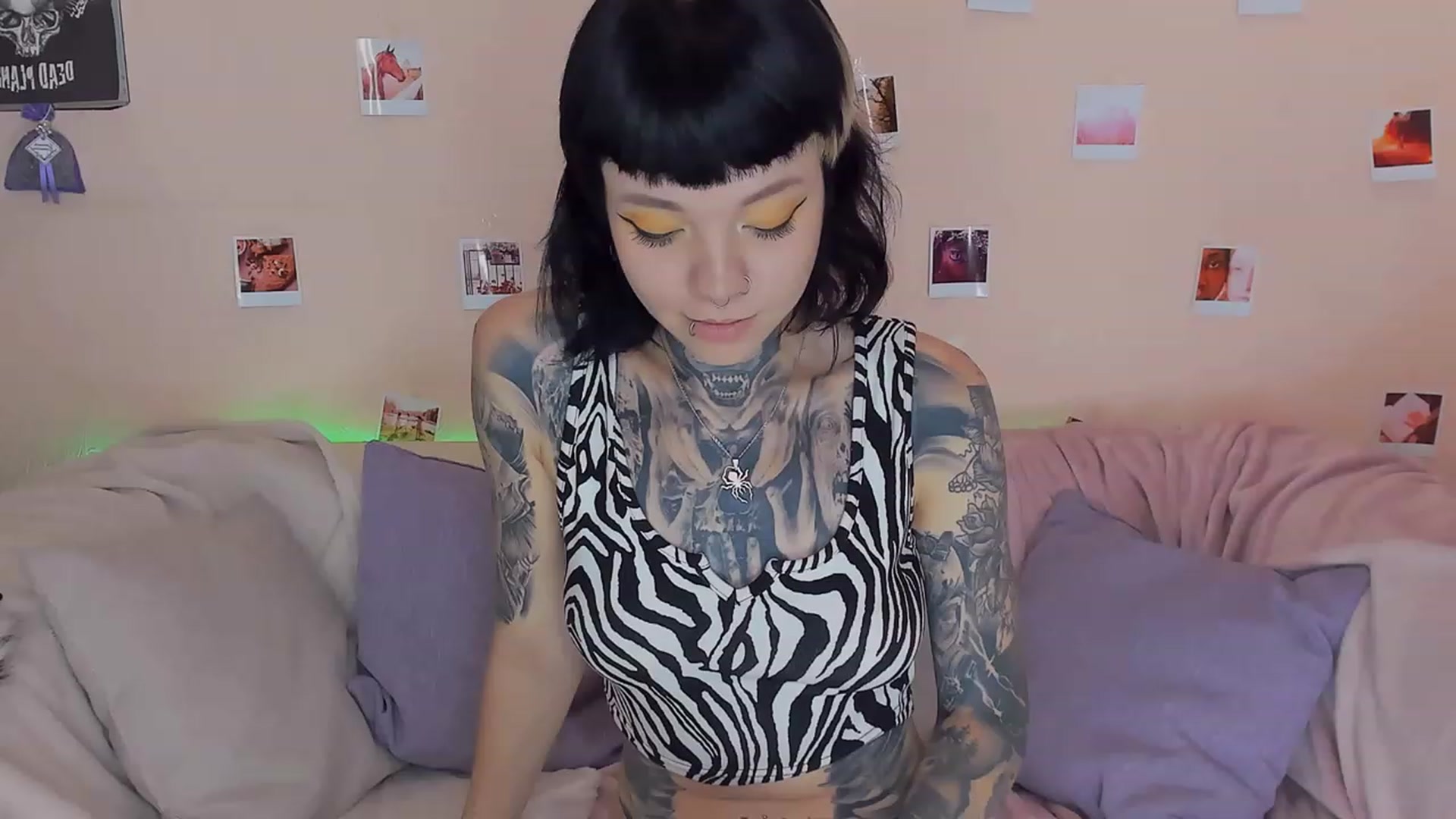 Gallery image thumbnail from LiluKayden's myfreecams stream on, 11/14/2022, 16:21 image 10 of 20