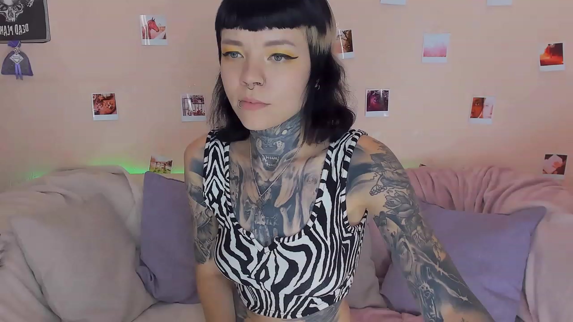 Gallery image thumbnail from LiluKayden's myfreecams stream on, 11/14/2022, 16:21 image 1 of 20