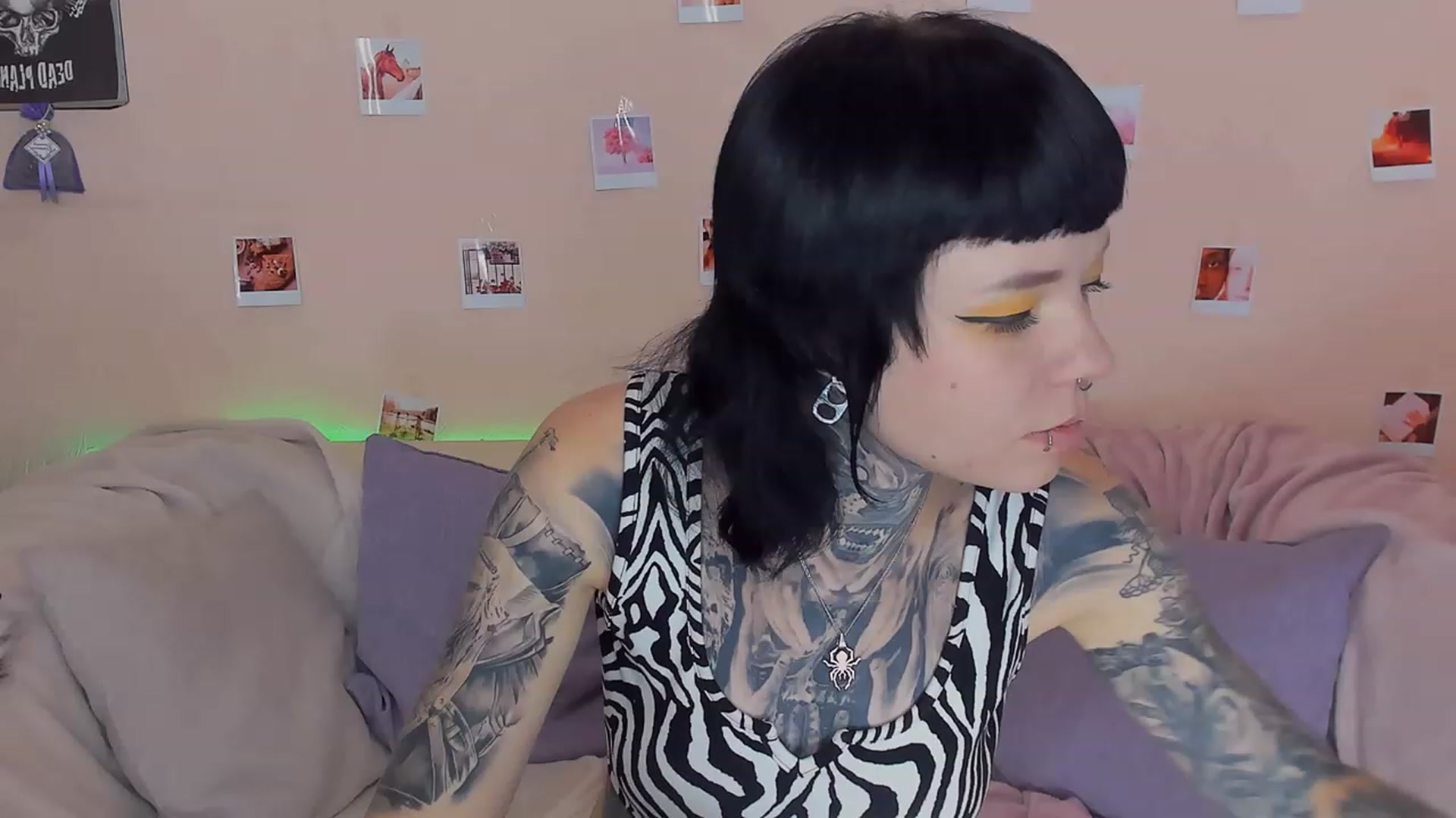 Gallery image thumbnail from LiluKayden's myfreecams stream on, 11/14/2022, 16:21 image 3 of 20