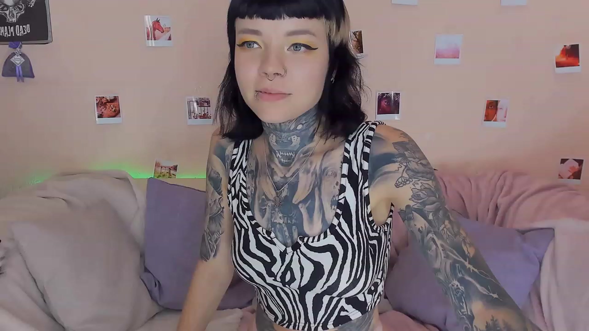 Gallery image thumbnail from LiluKayden's myfreecams stream on, 11/14/2022, 16:21 image 12 of 20